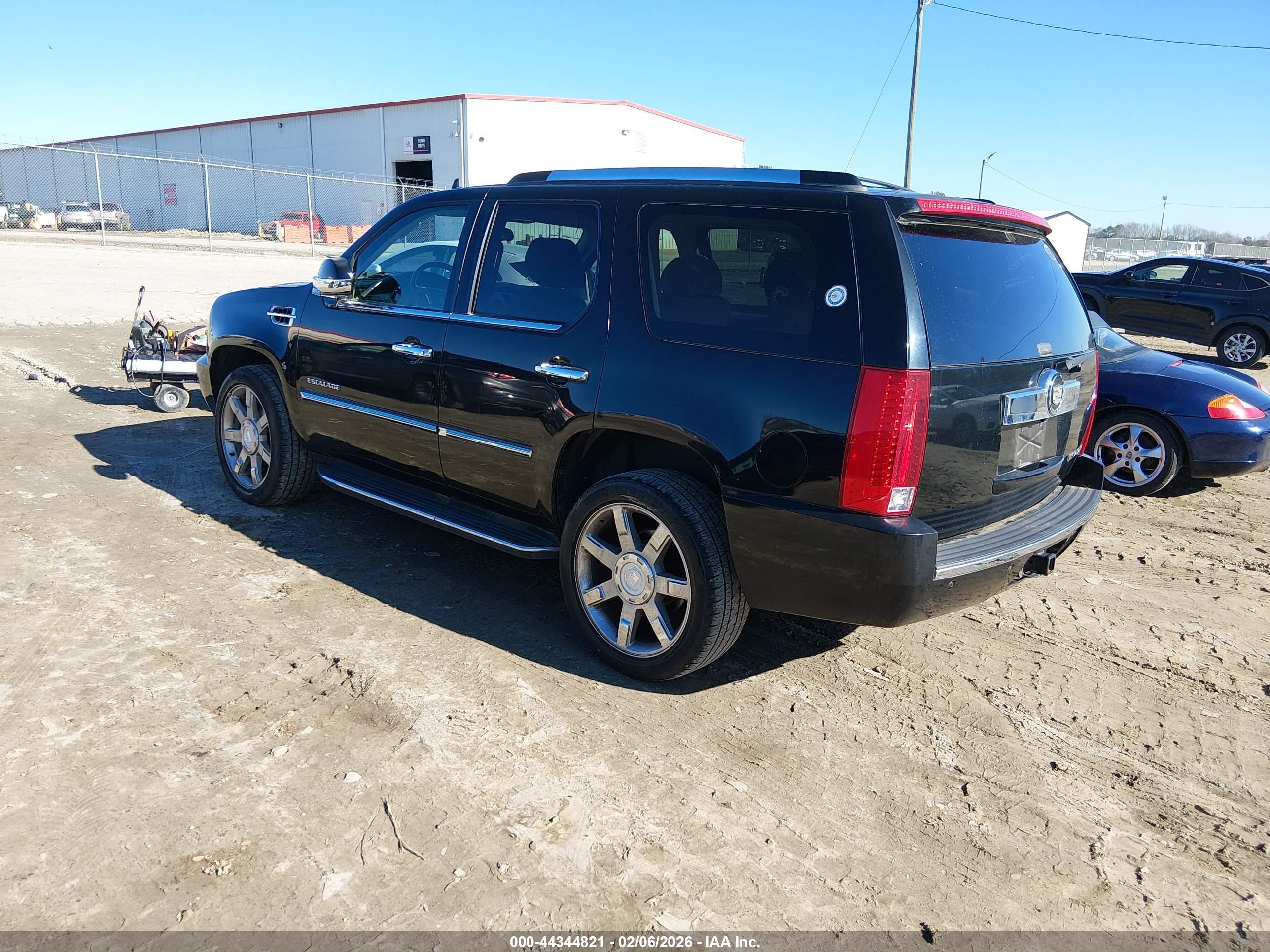 CADILLAC ESCALADE image 3