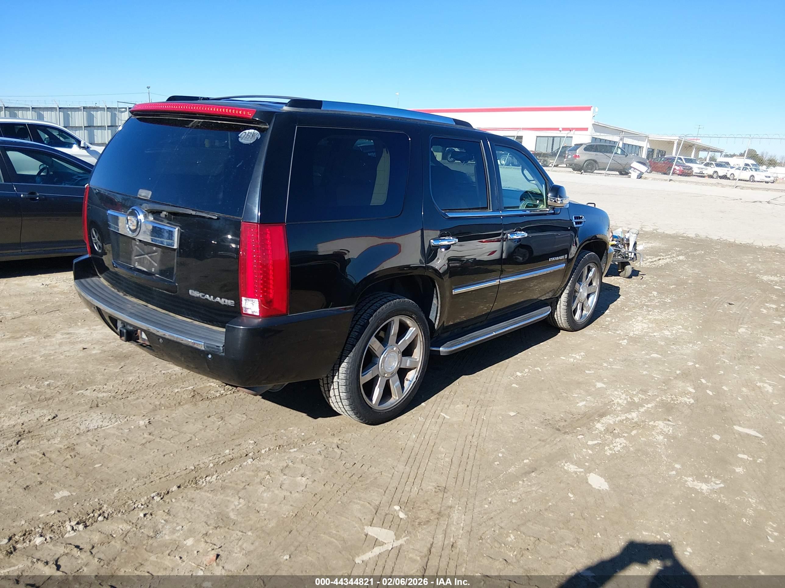 CADILLAC ESCALADE image 4