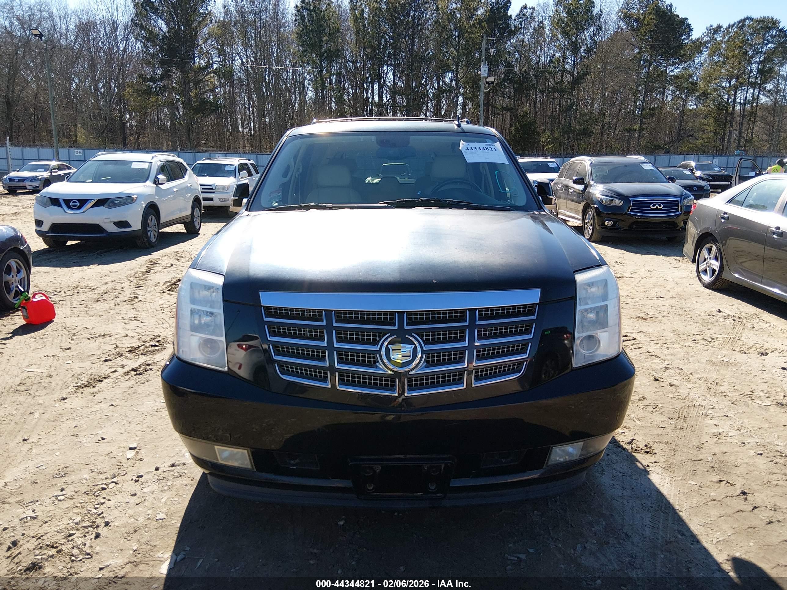 CADILLAC ESCALADE image 6