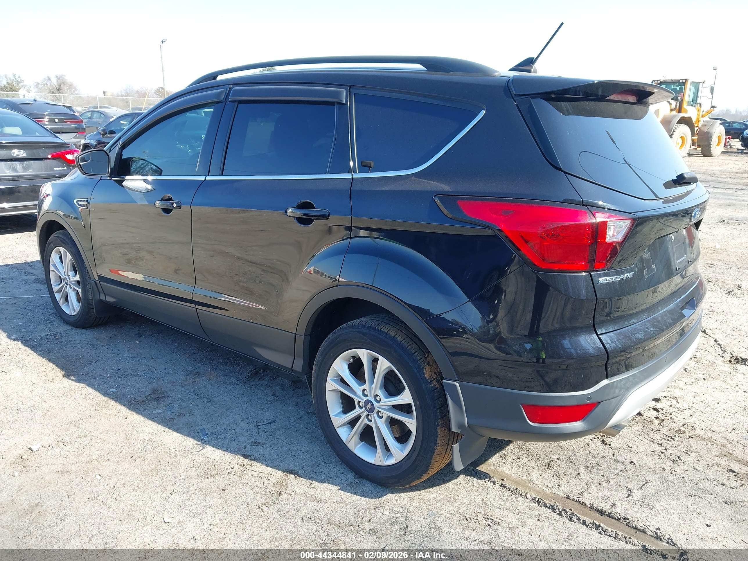 FORD ESCAPE image 3