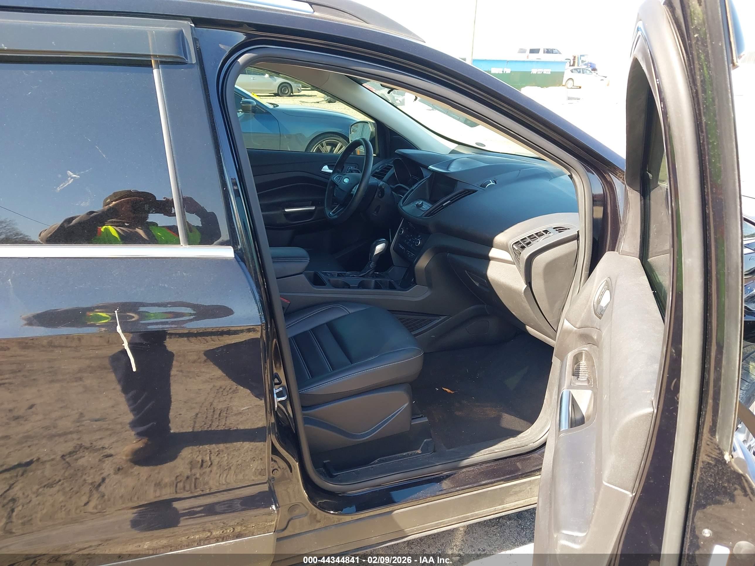 FORD ESCAPE image 5