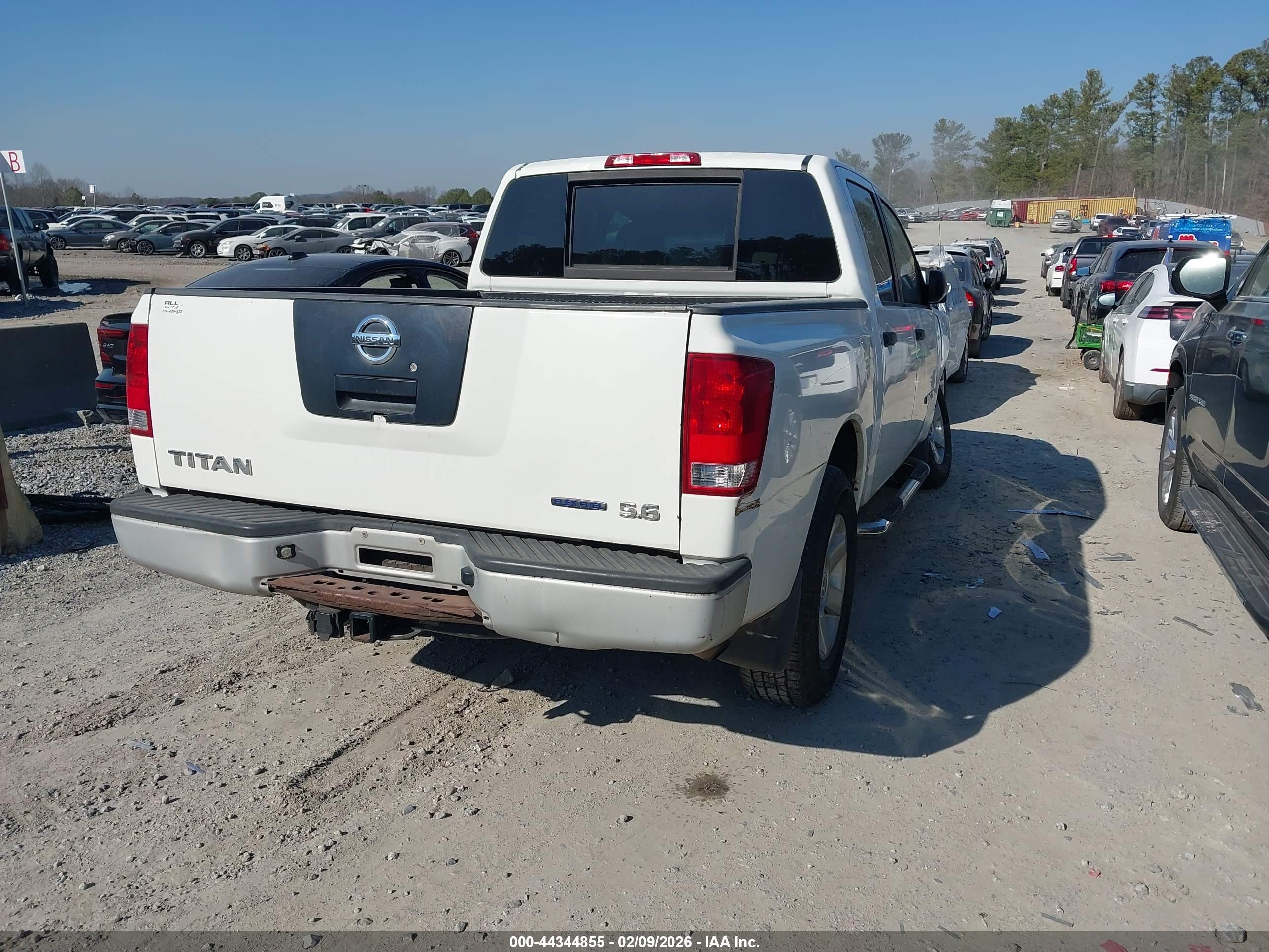 NISSAN TITAN image 4