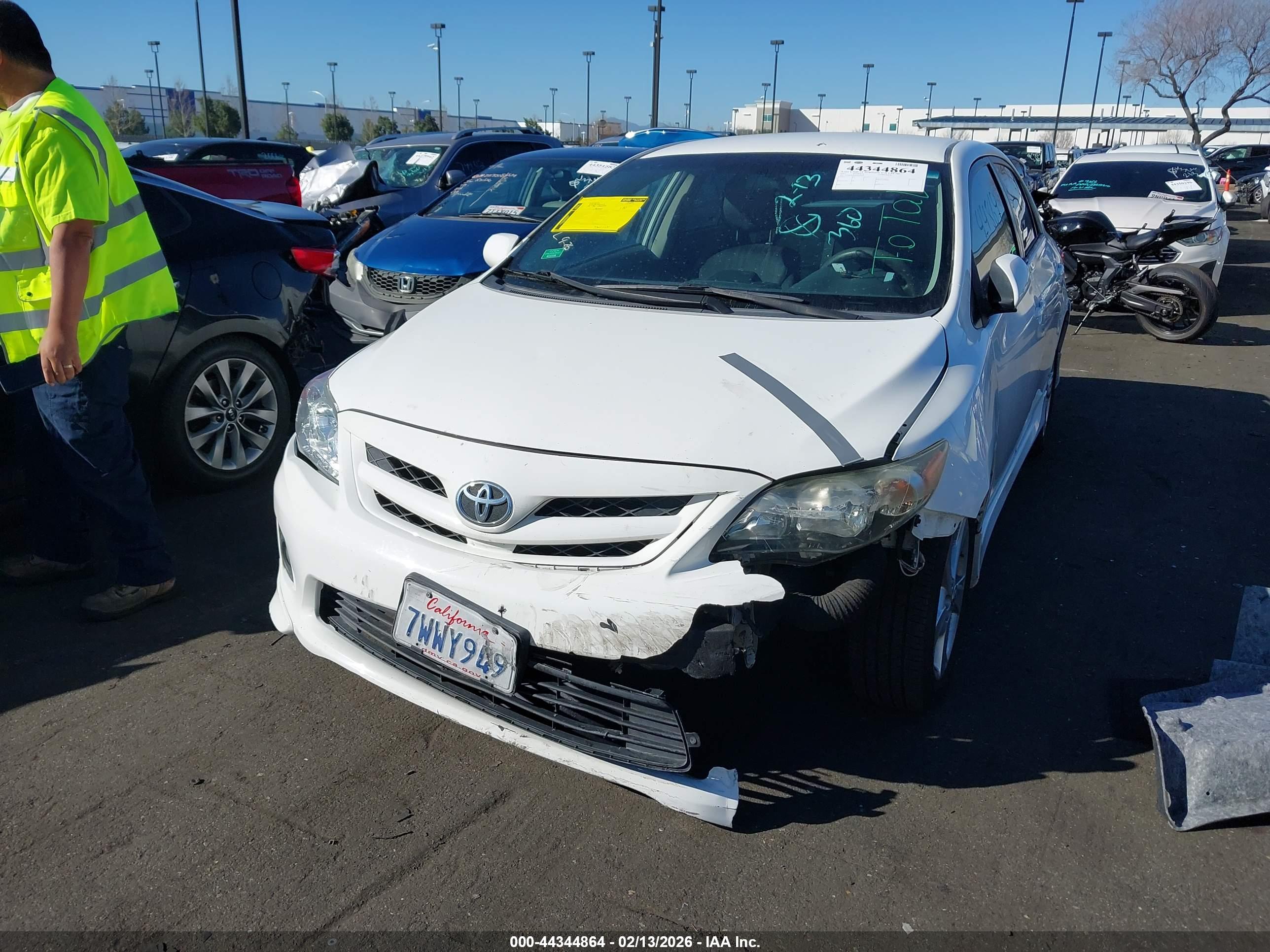 TOYOTA COROLLA image 6