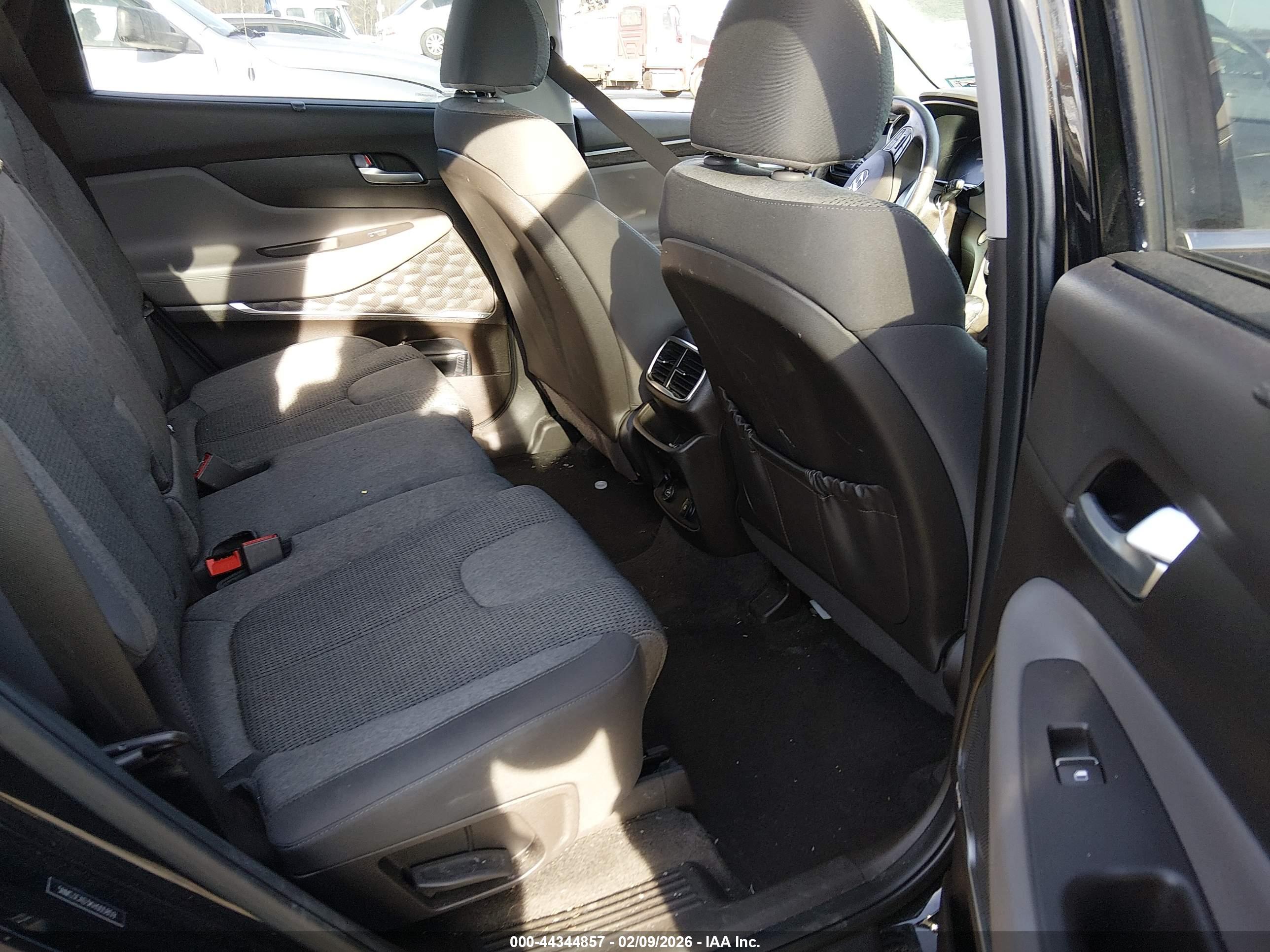 HYUNDAI SANTA image 8