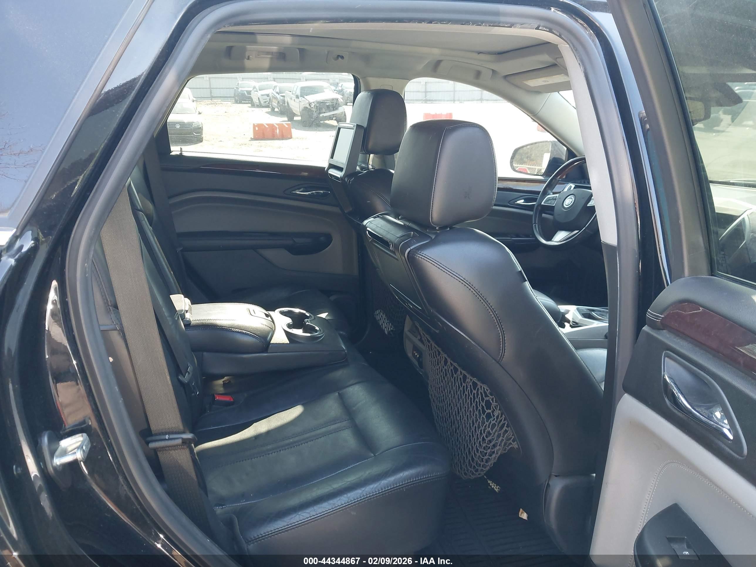CADILLAC SRX image 8