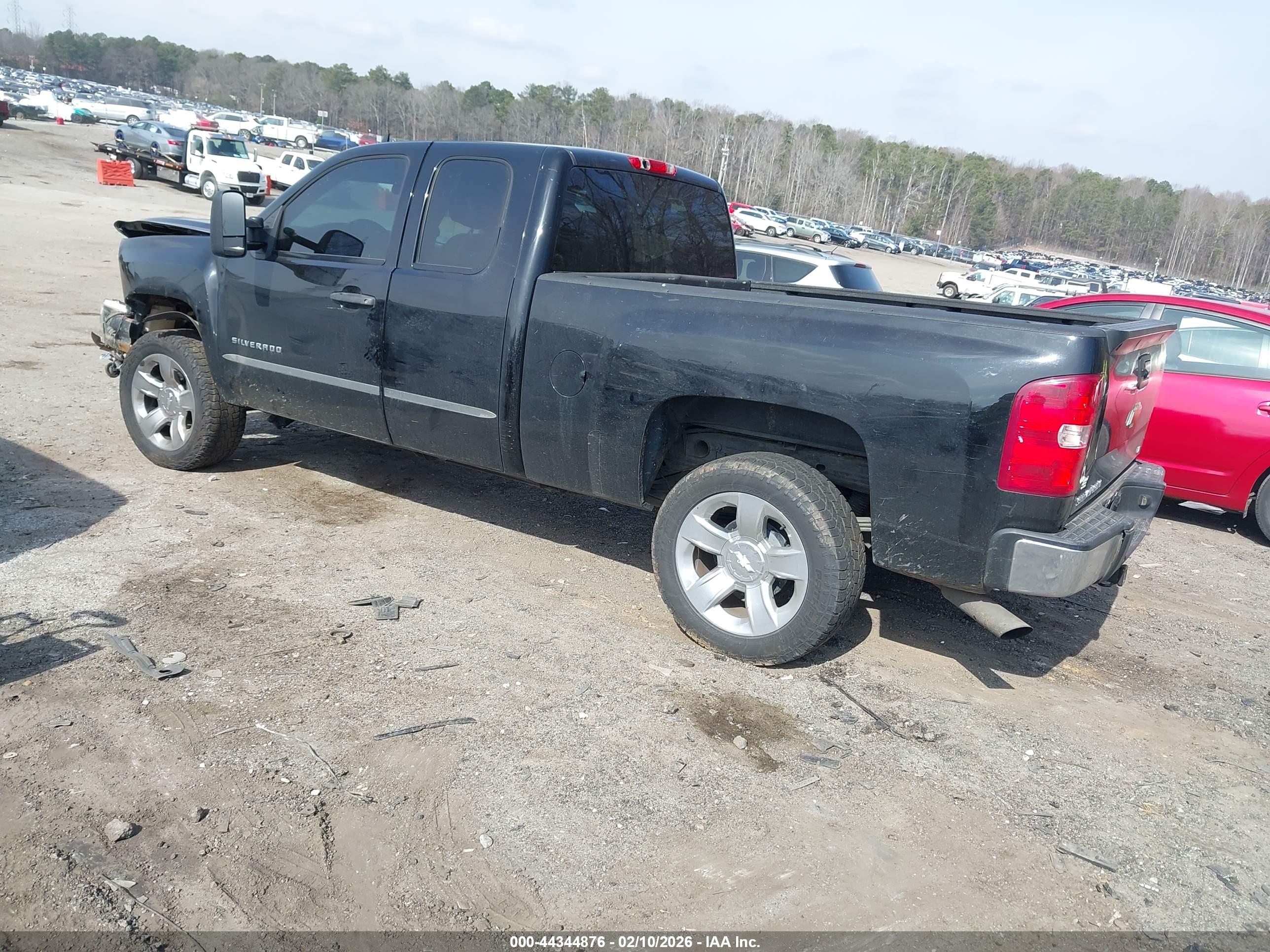 CHEVROLET SILVERADO image 3