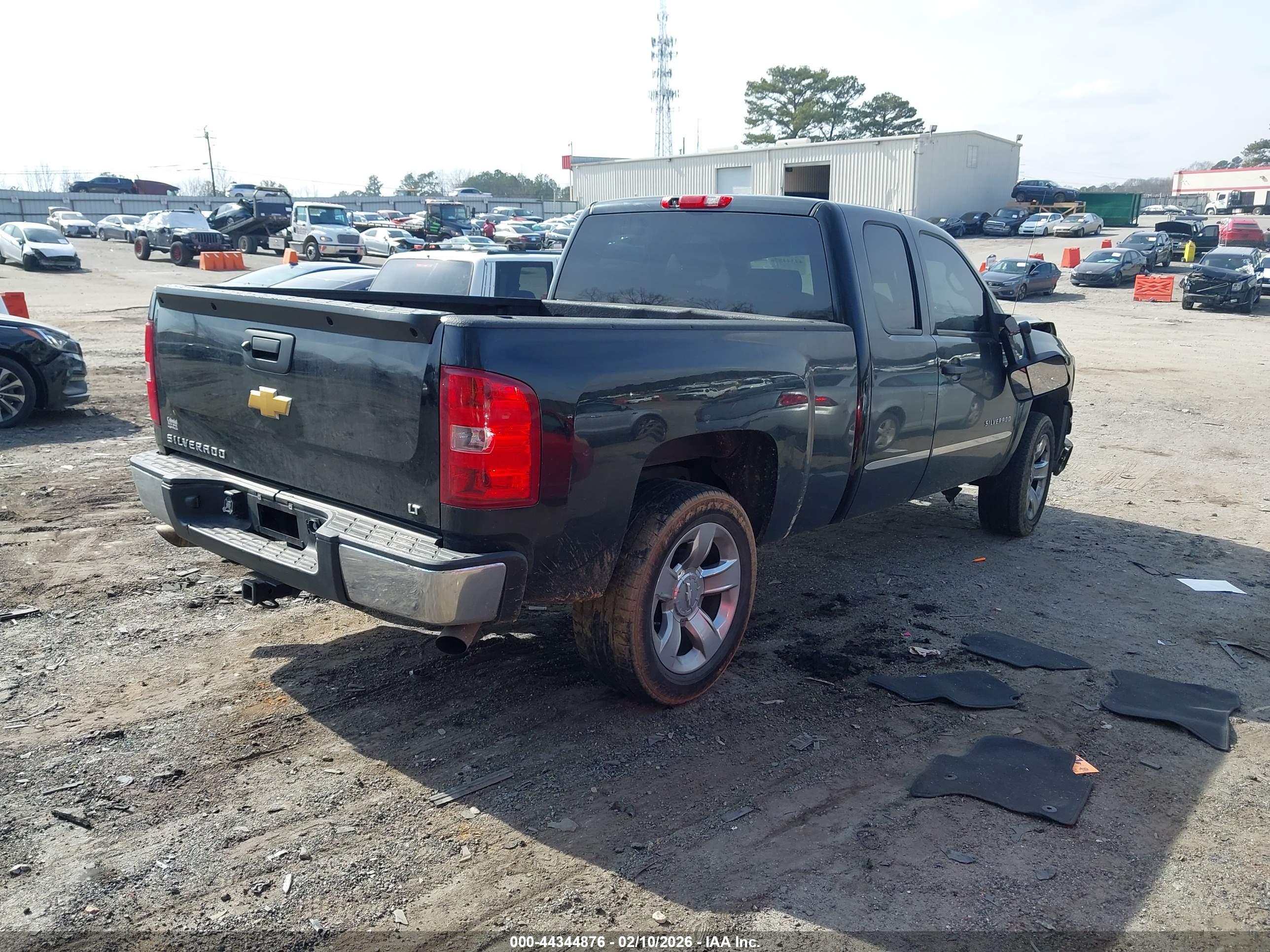 CHEVROLET SILVERADO image 4