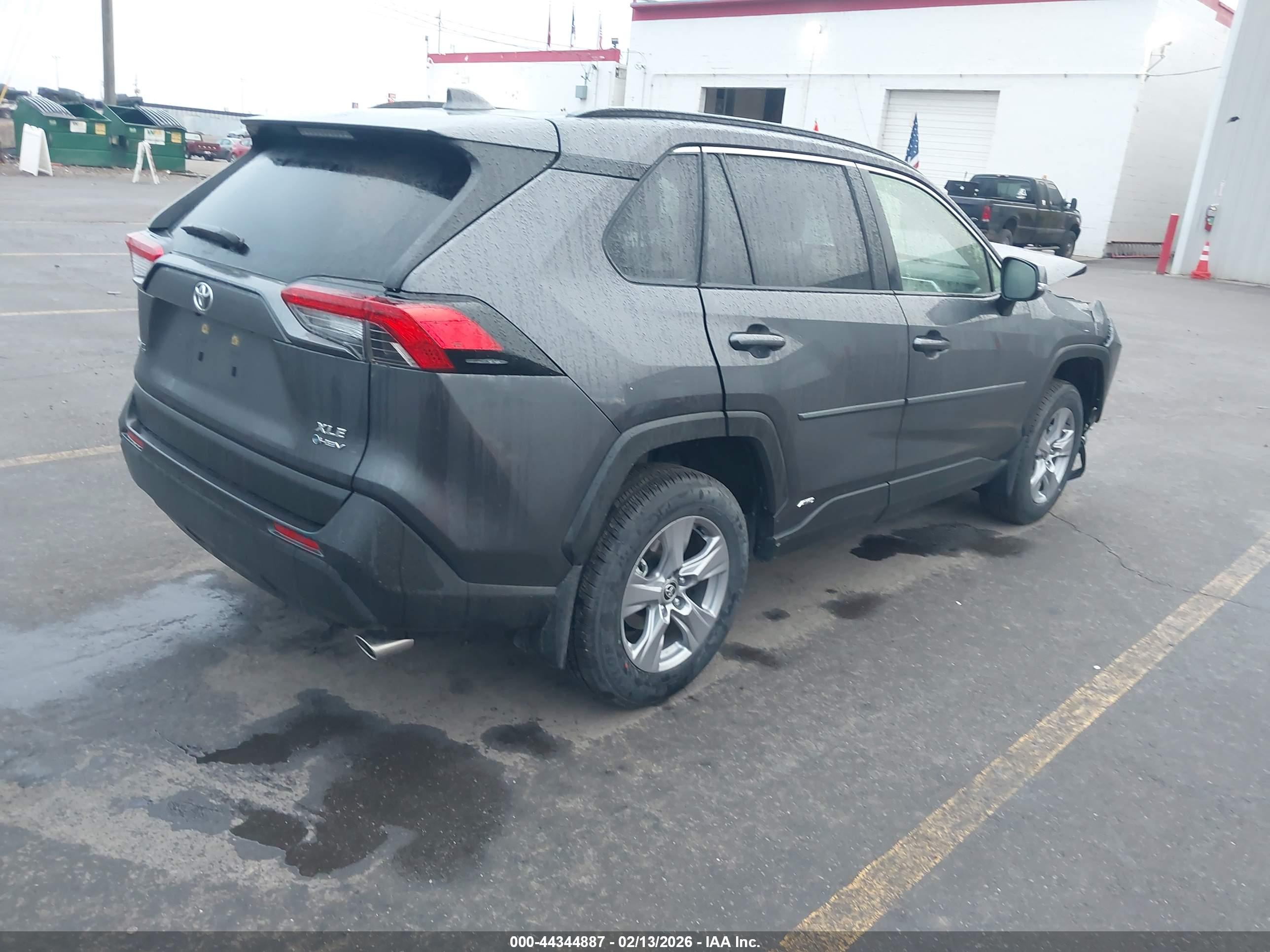 TOYOTA RAV4 image 4