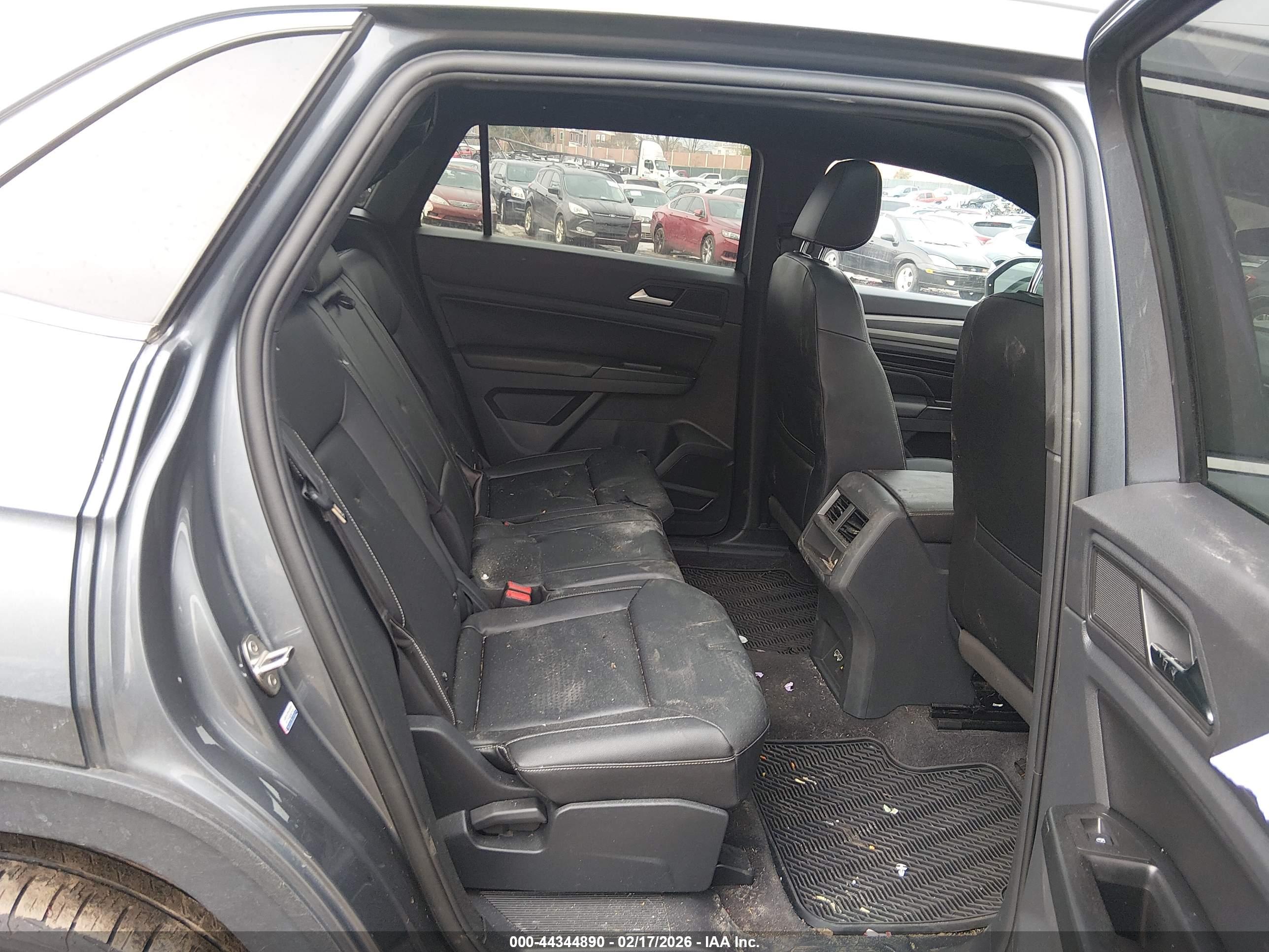 VOLKSWAGEN ATLAS image 8