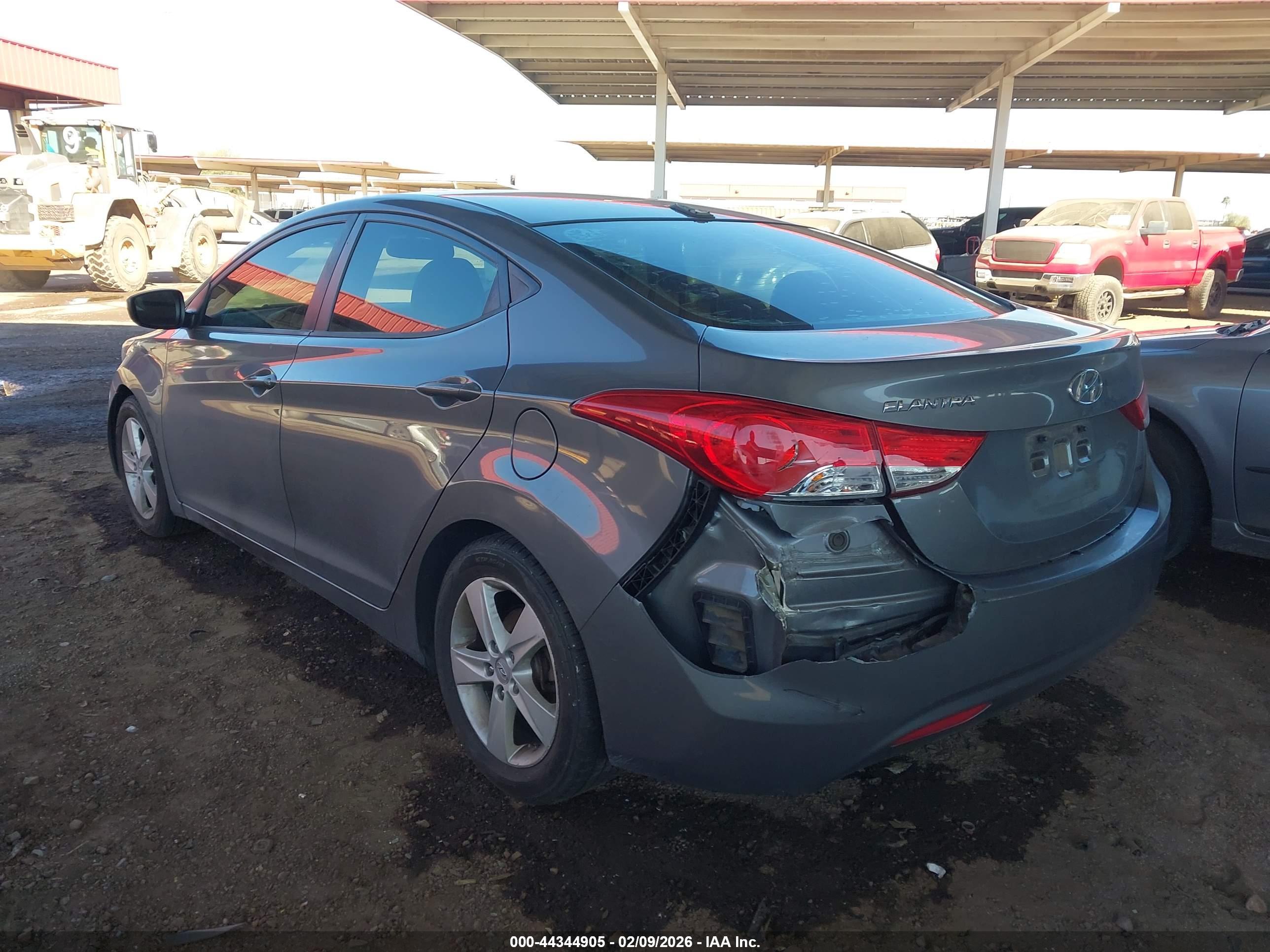 HYUNDAI ELANTRA image 6