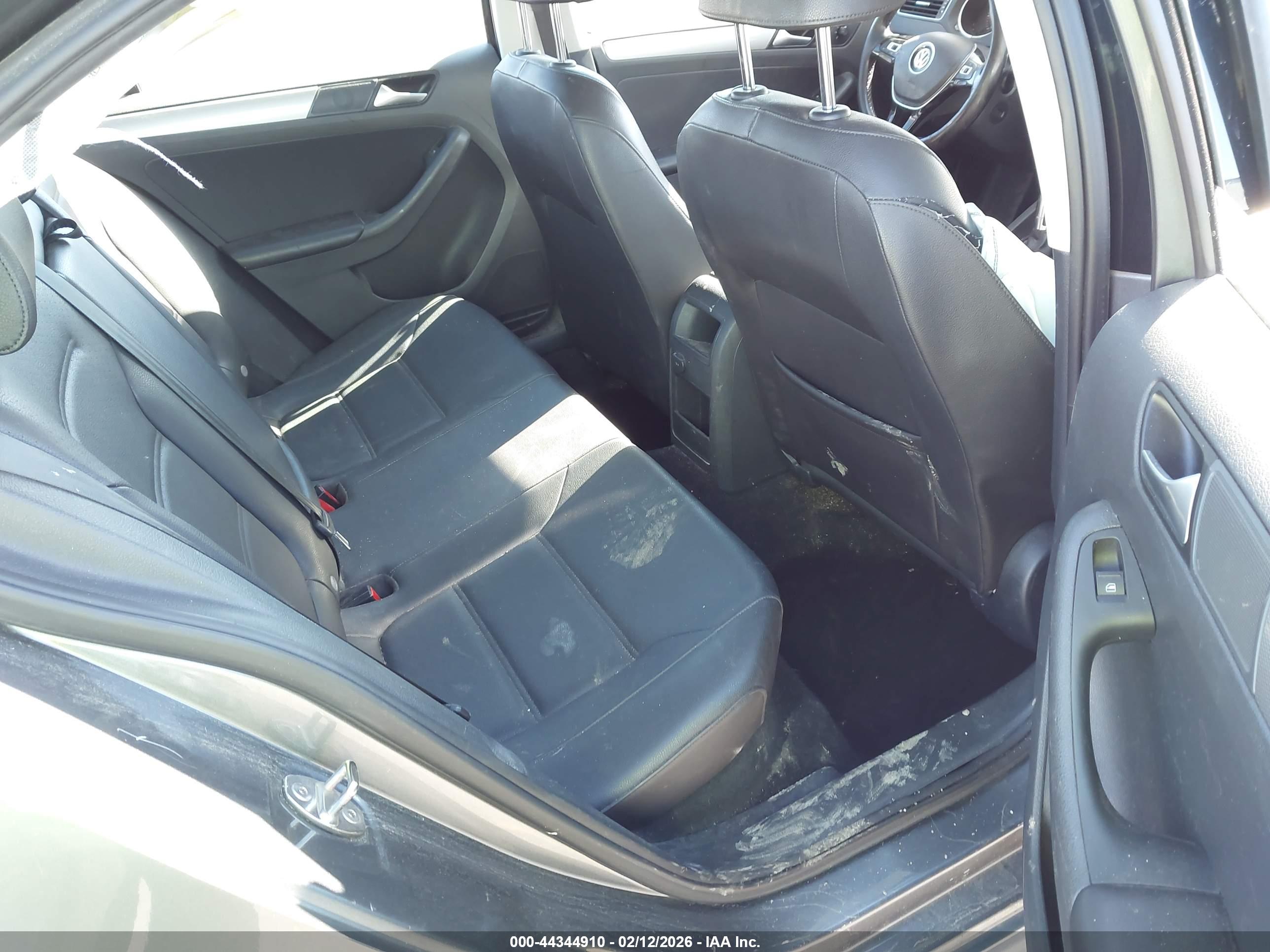 VOLKSWAGEN JETTA image 8