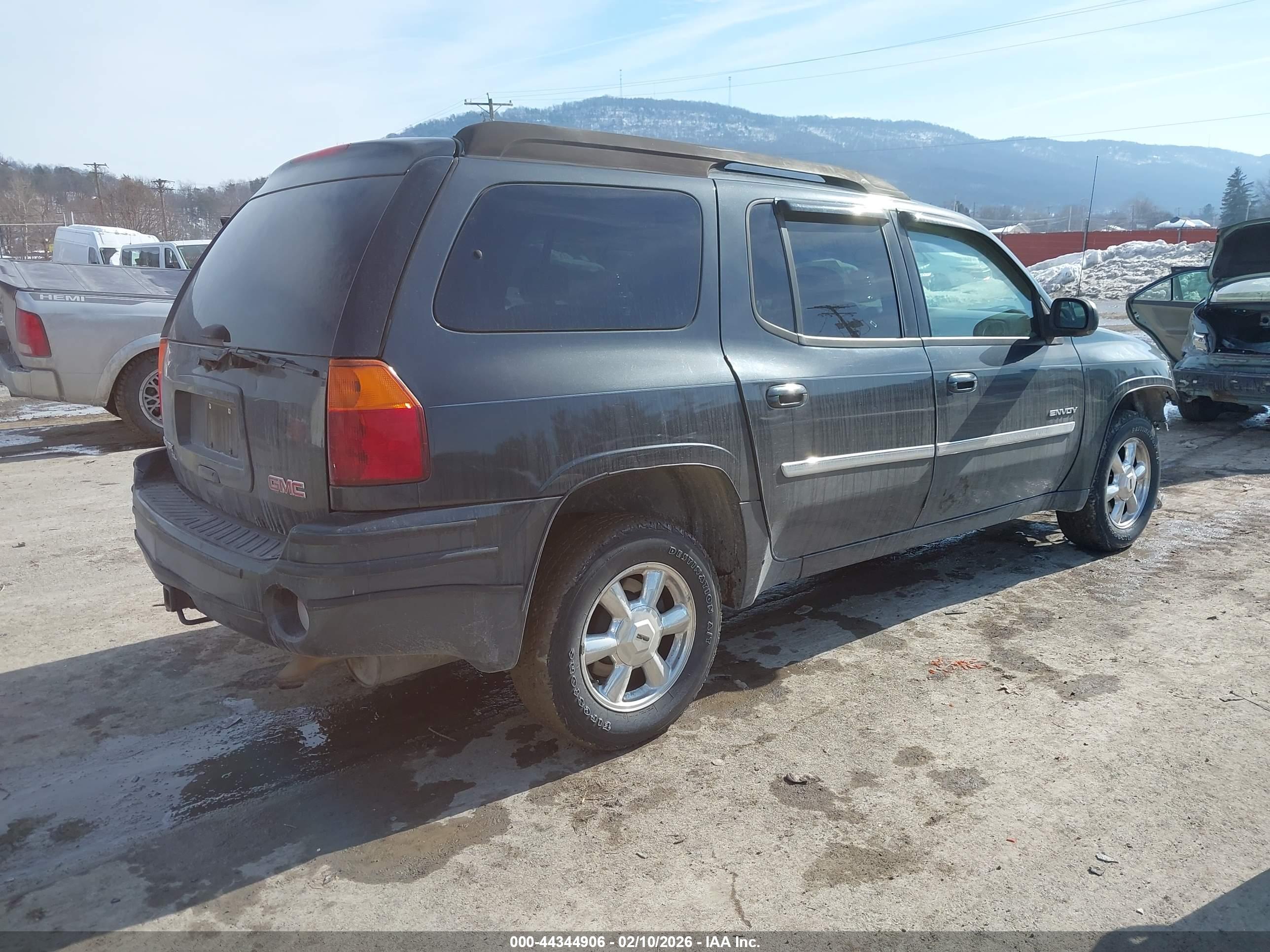 GMC ENVOY image 4