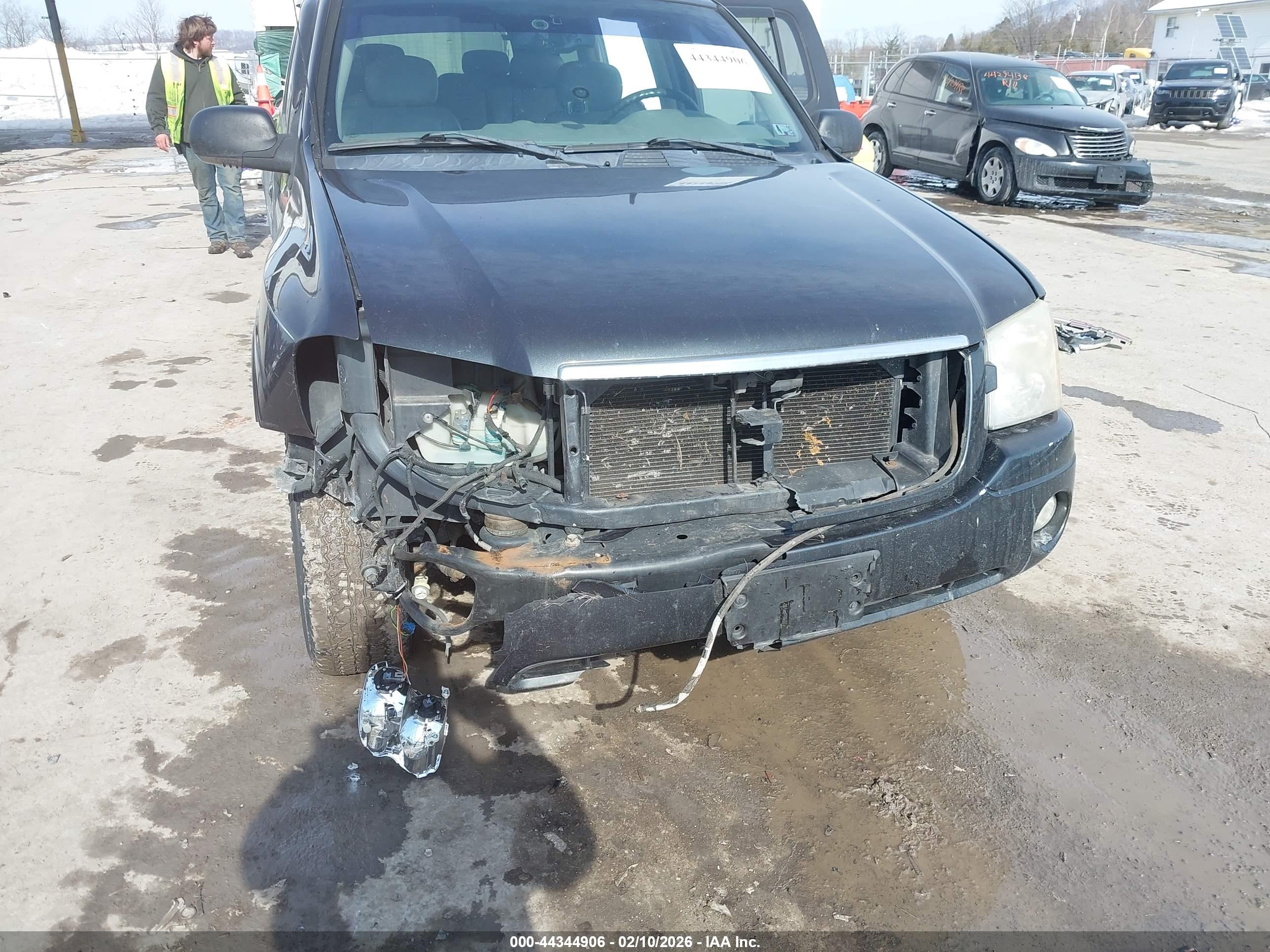 GMC ENVOY image 6