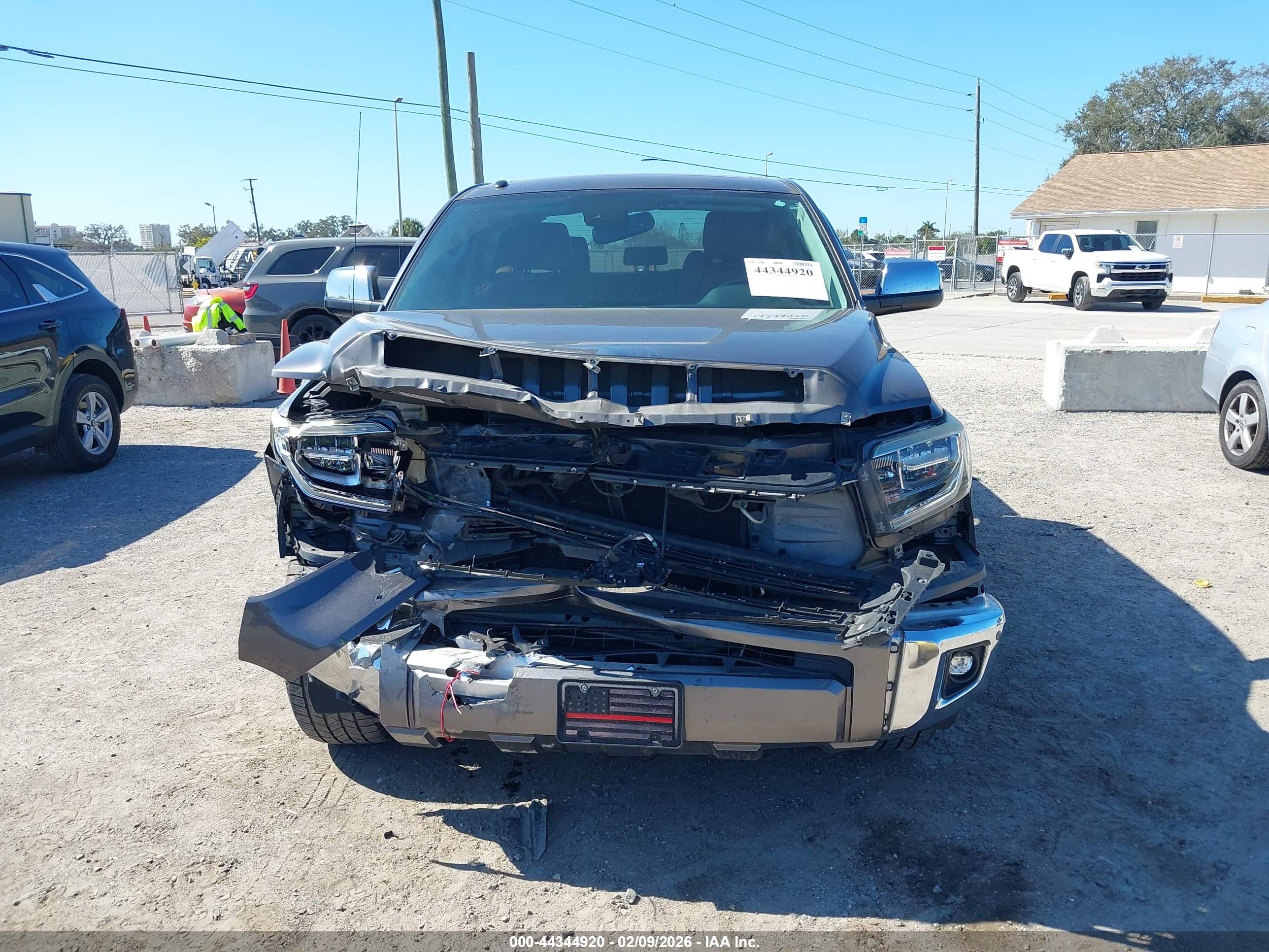 TOYOTA TUNDRA image 6