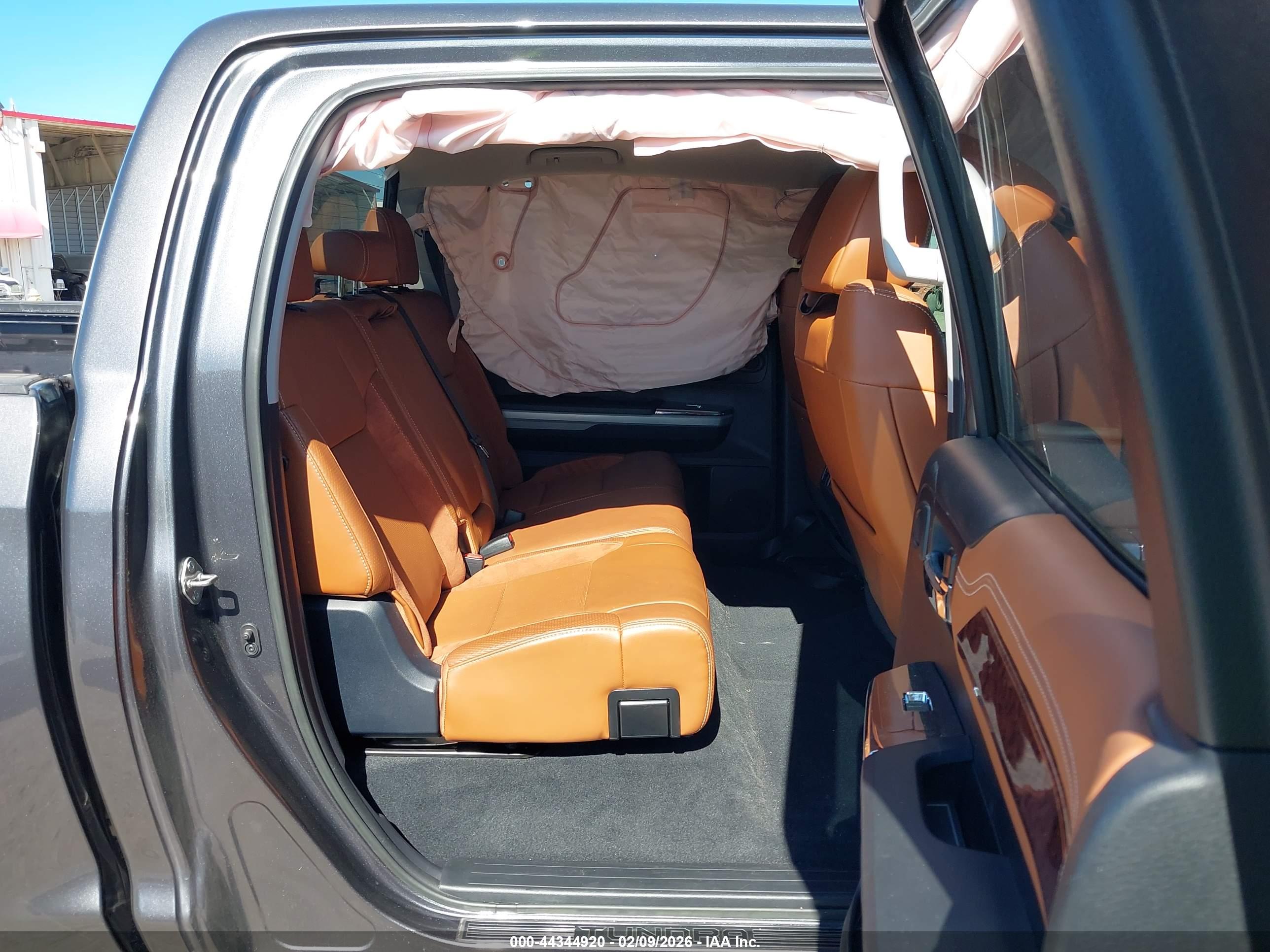 TOYOTA TUNDRA image 8