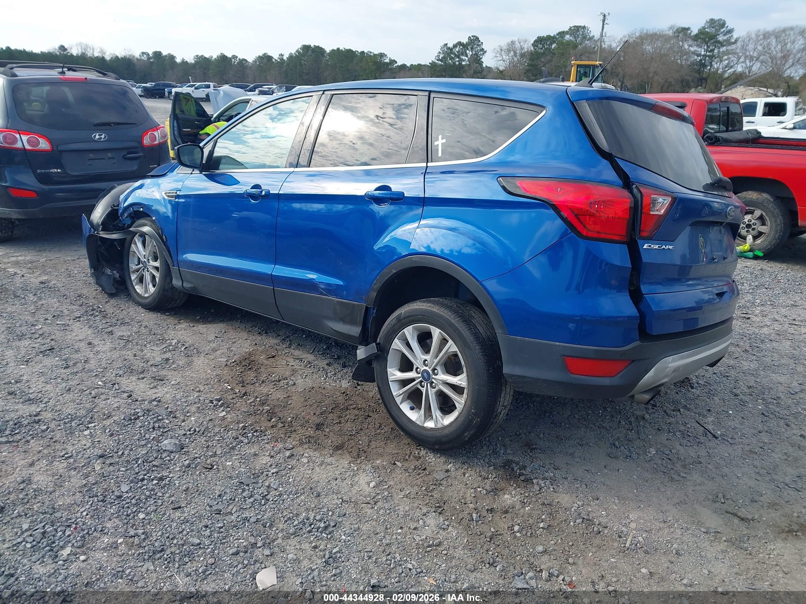 FORD ESCAPE image 3