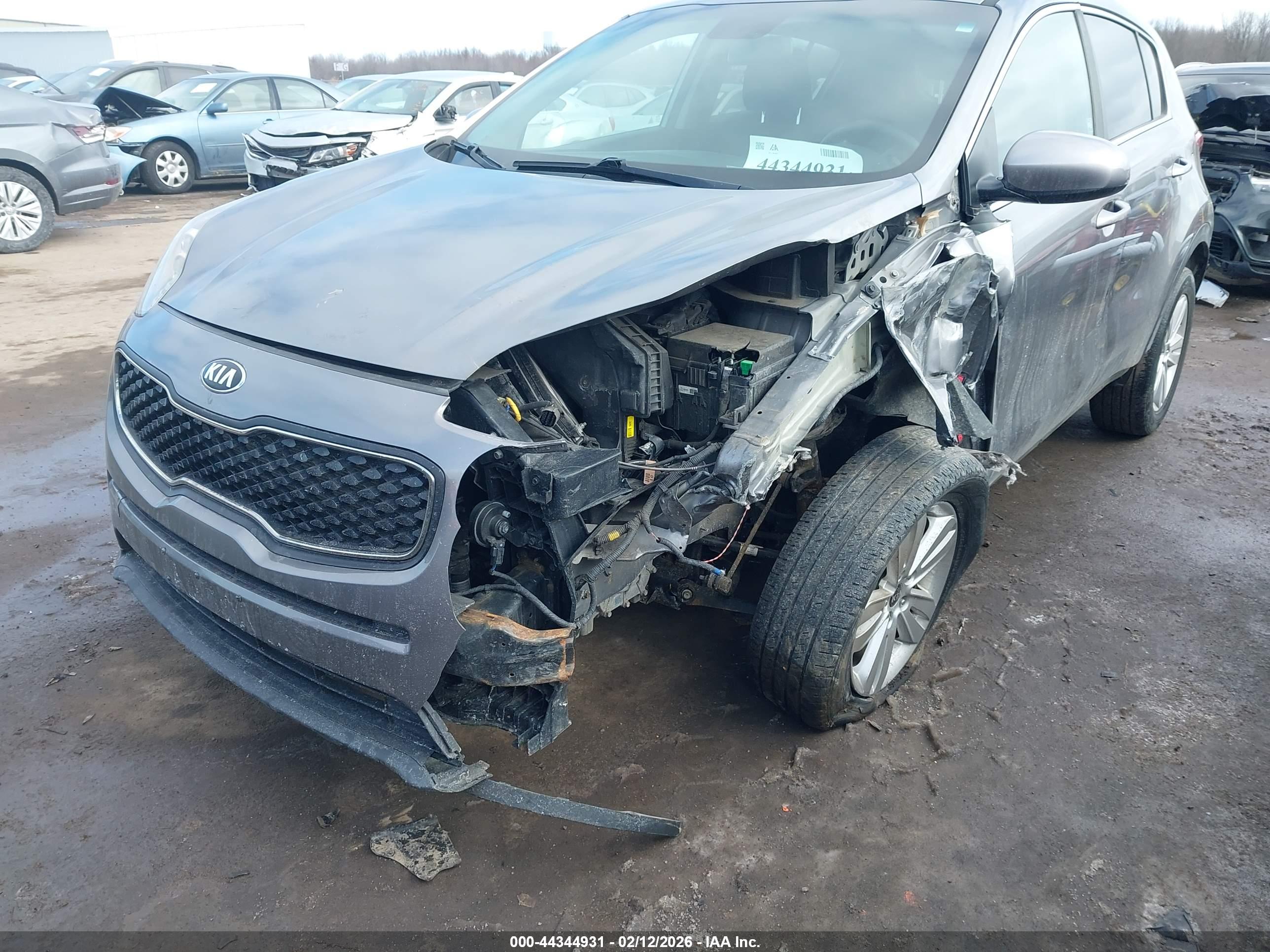 KIA SPORTAGE image 6