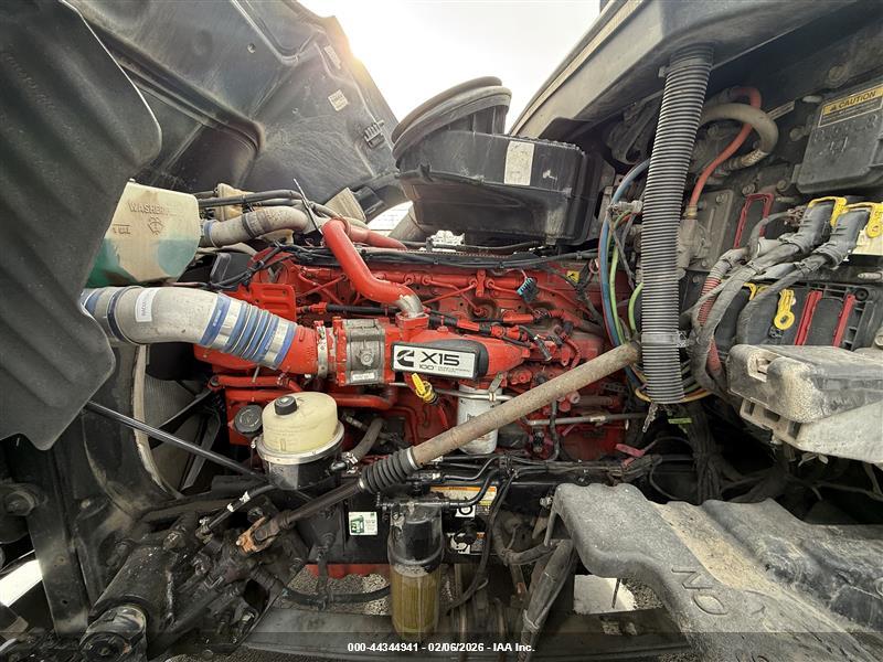 PETERBILT 579 image 10