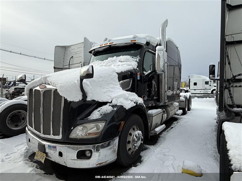 PETERBILT 579 image 2