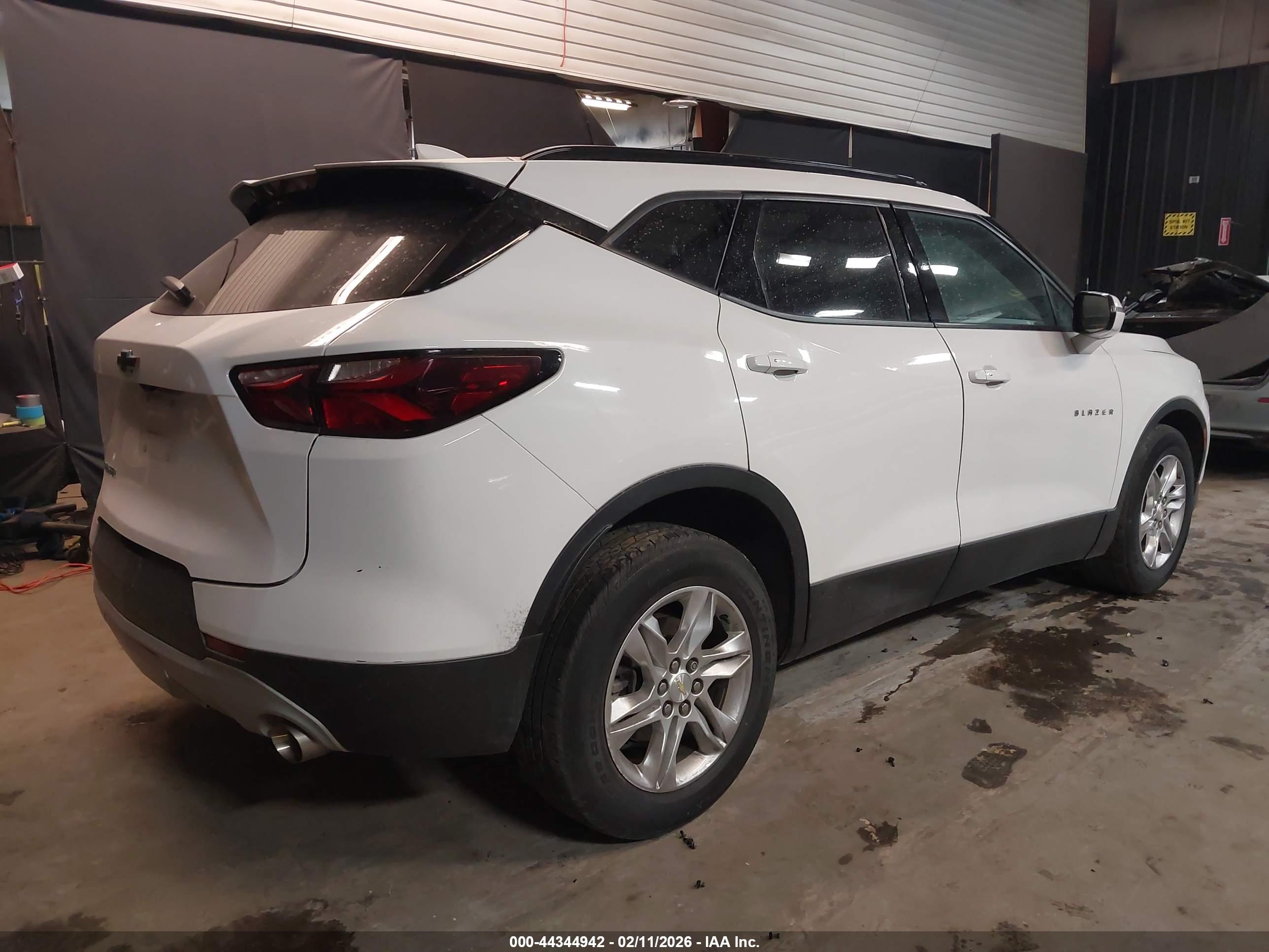 CHEVROLET BLAZER image 4