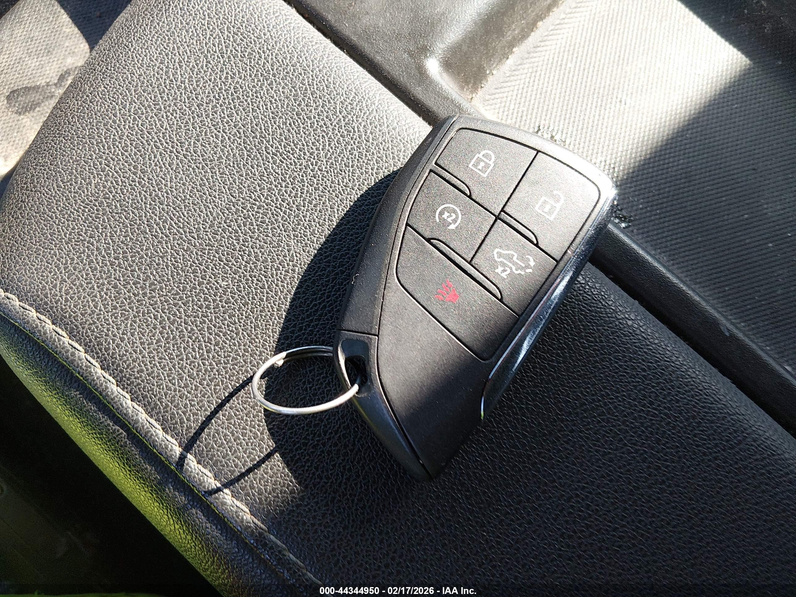 CHEVROLET SILVERADO image 11