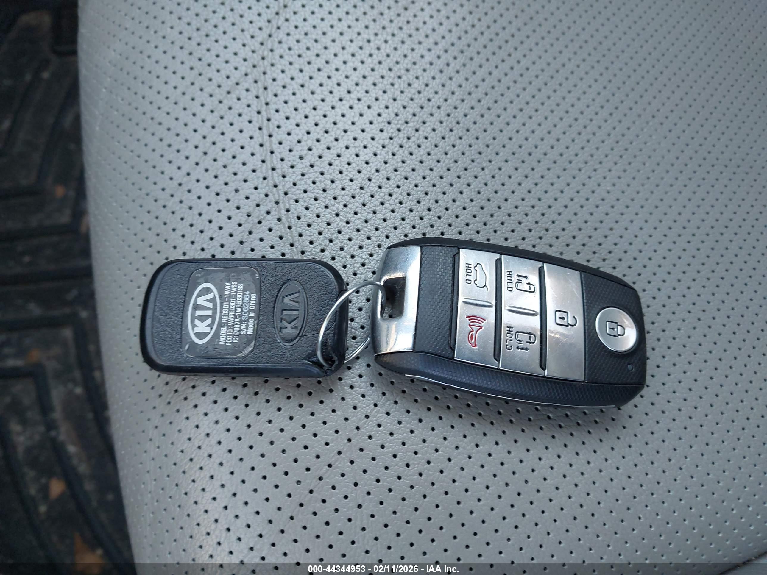 KIA SEDONA image 11