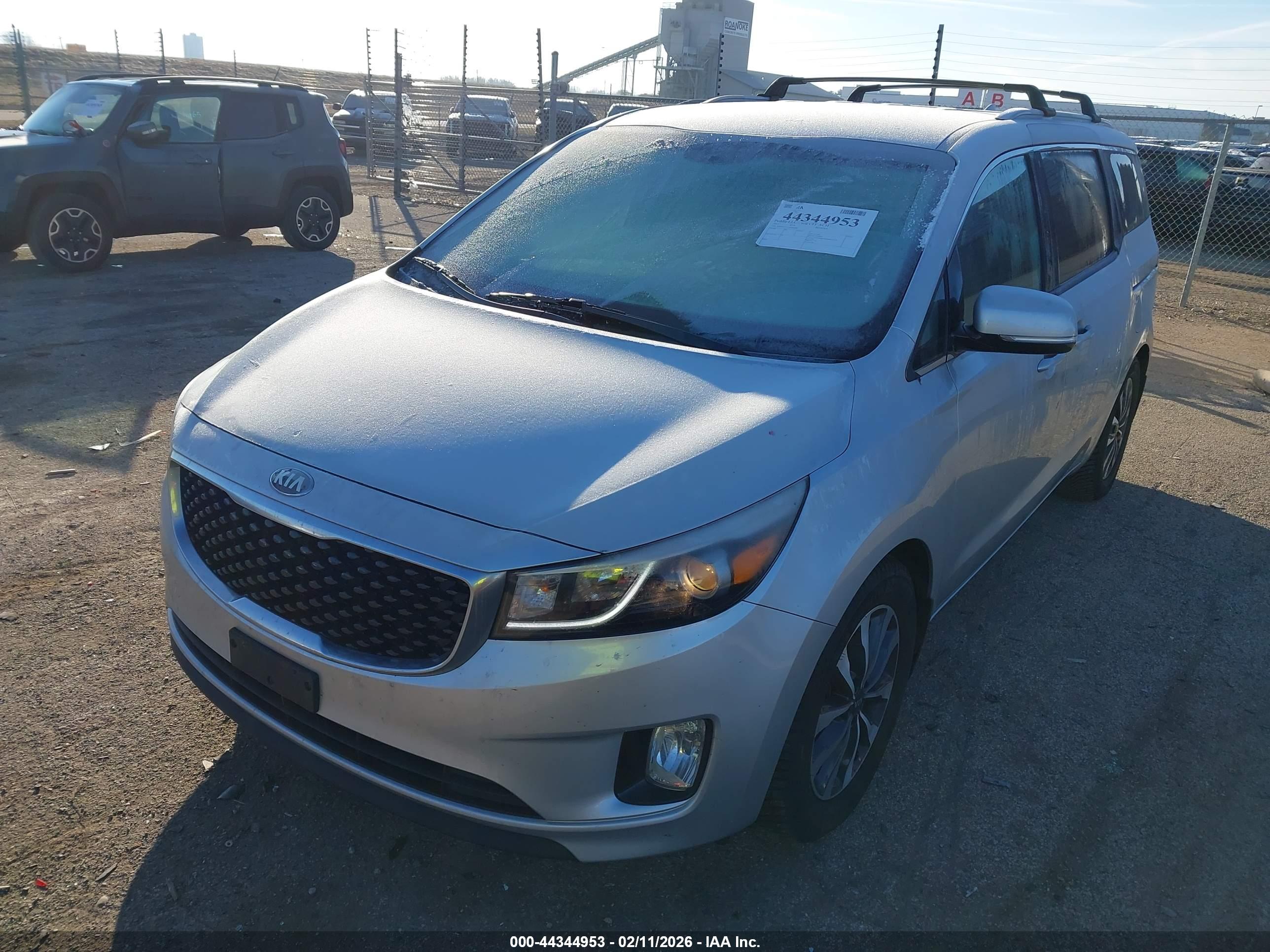 KIA SEDONA image 2