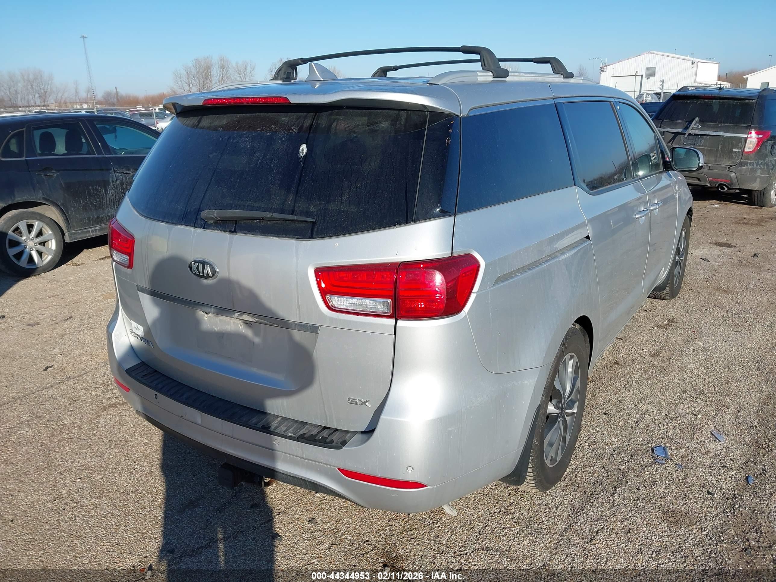 KIA SEDONA image 4