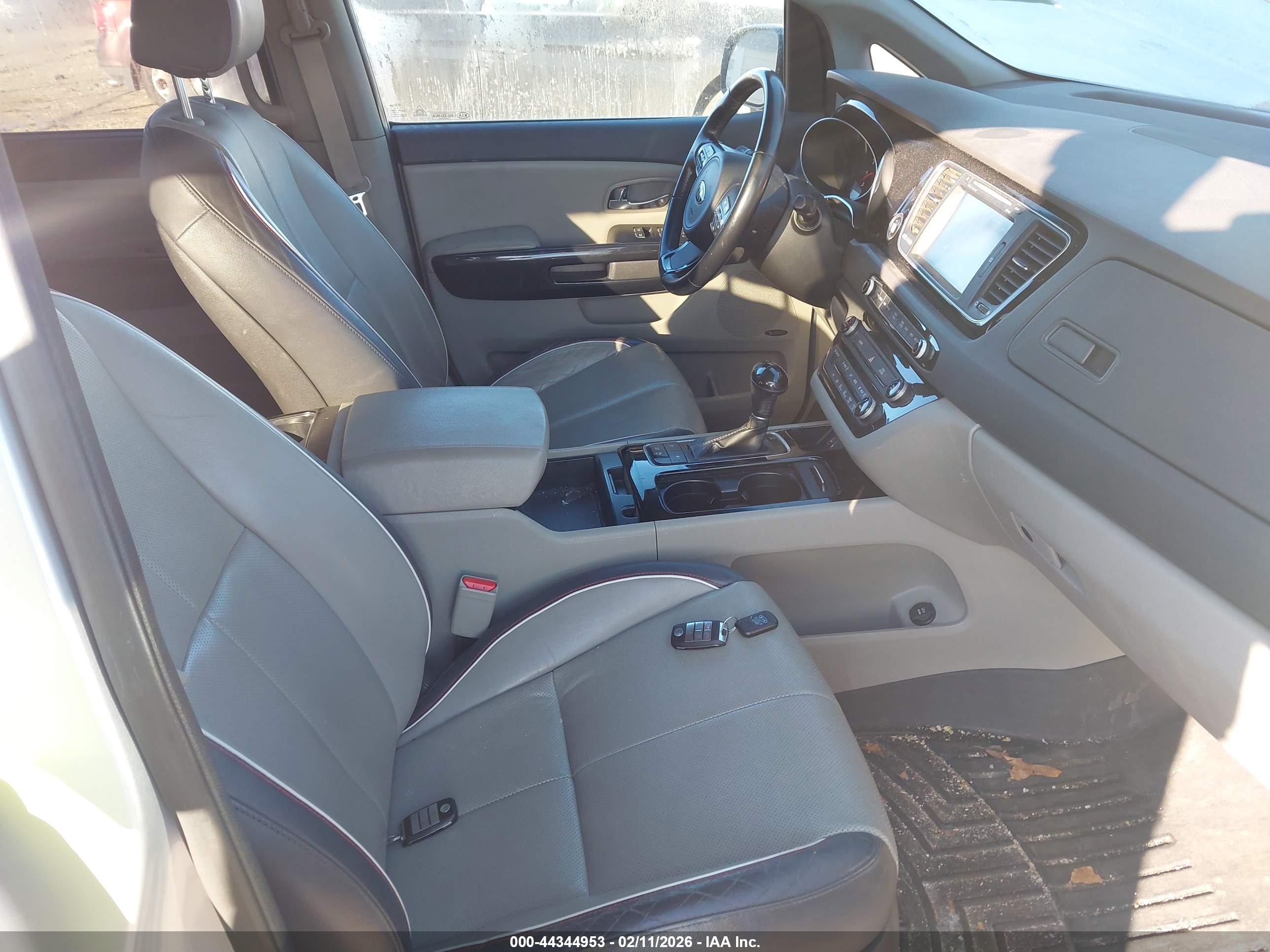 KIA SEDONA image 5