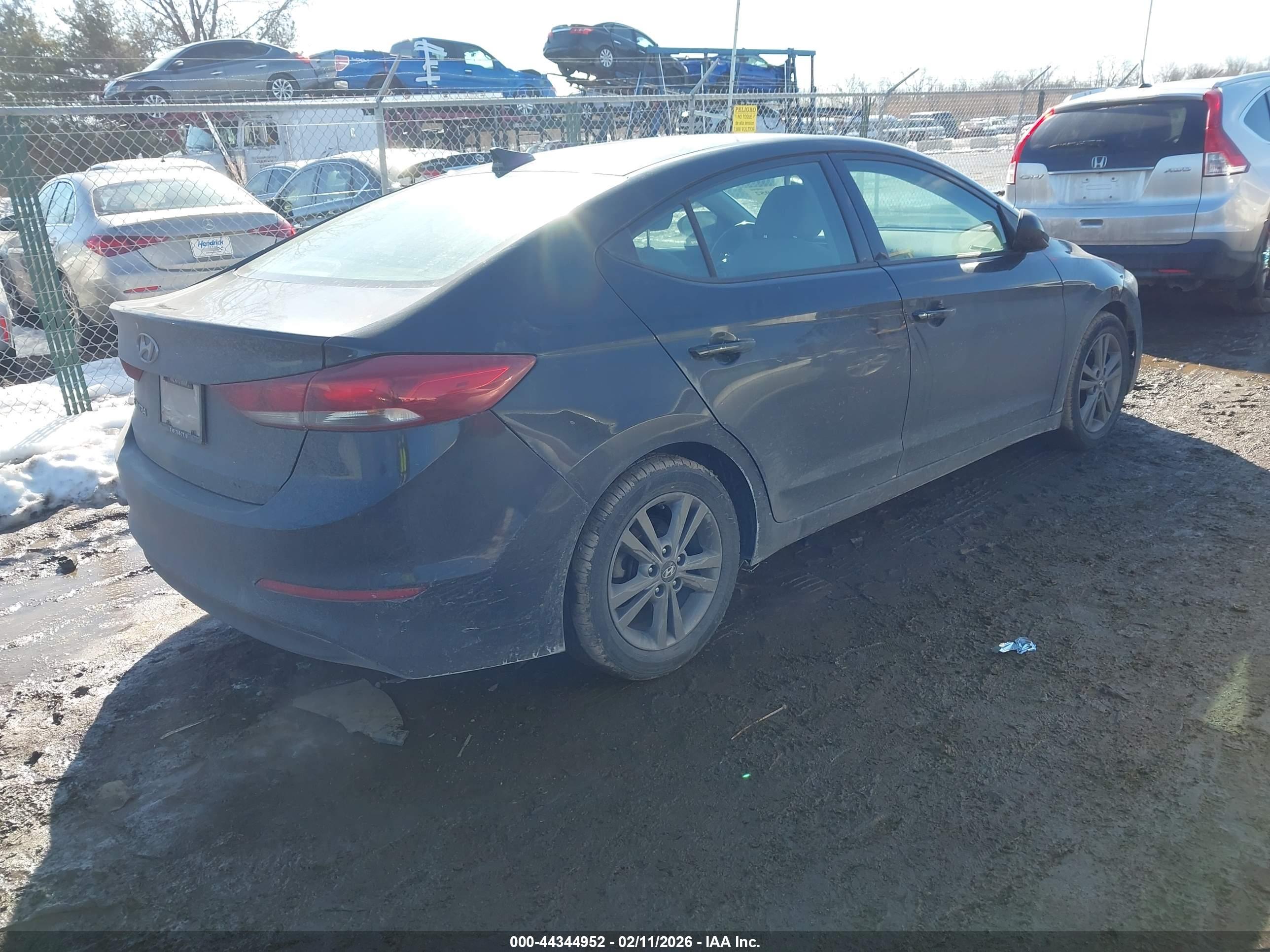 HYUNDAI ELANTRA image 4