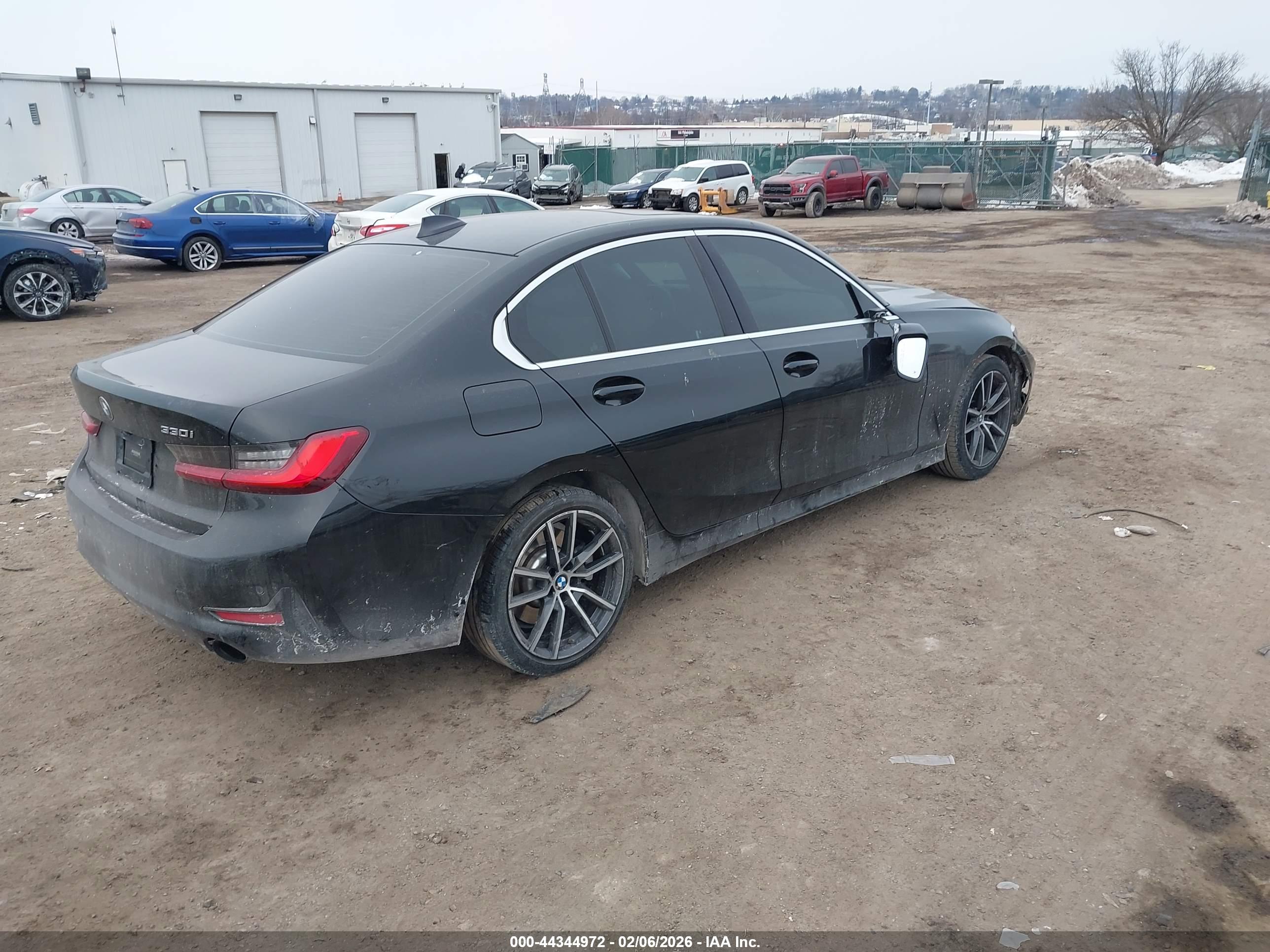 BMW 330I image 4