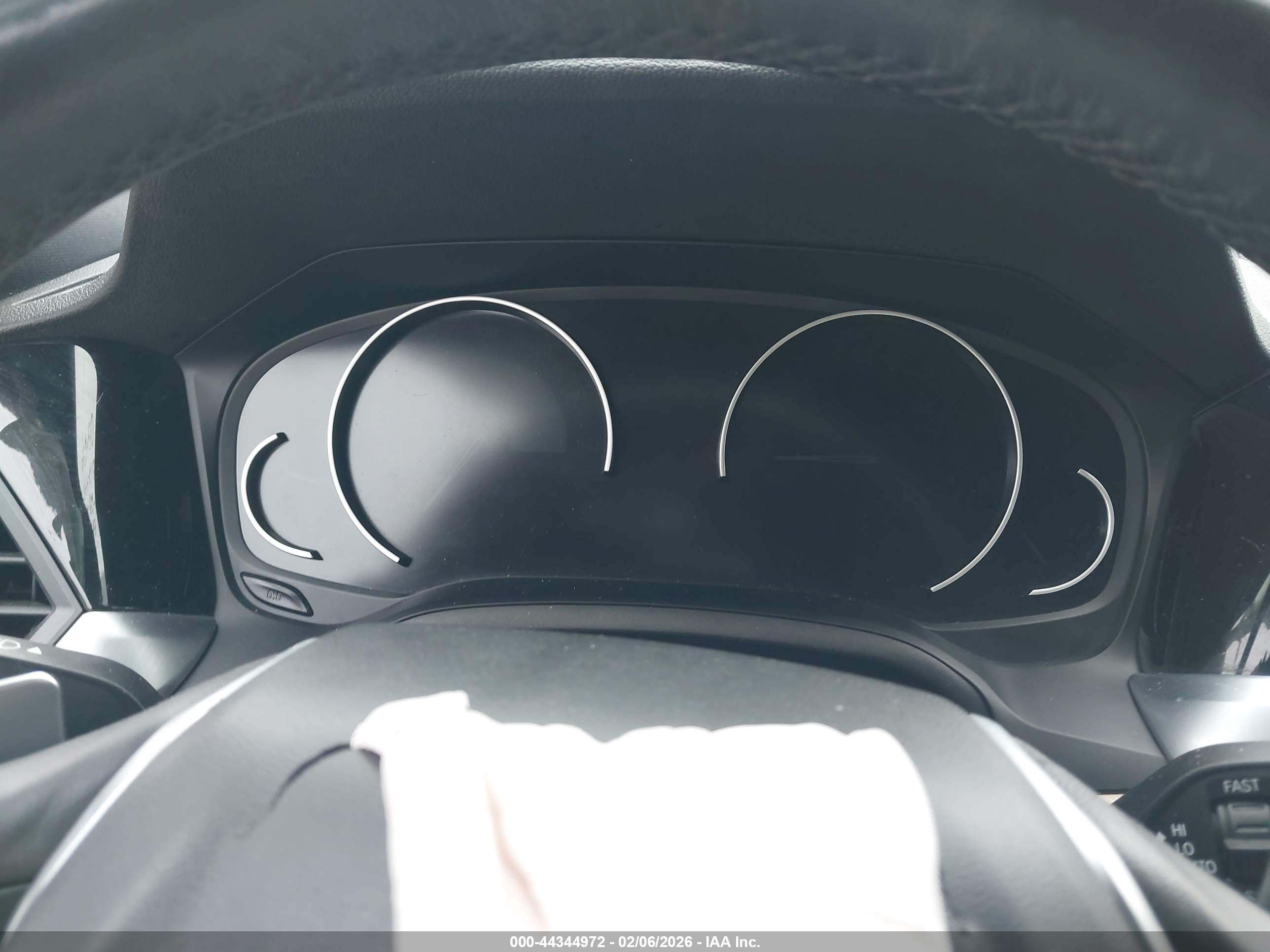 BMW 330I image 7