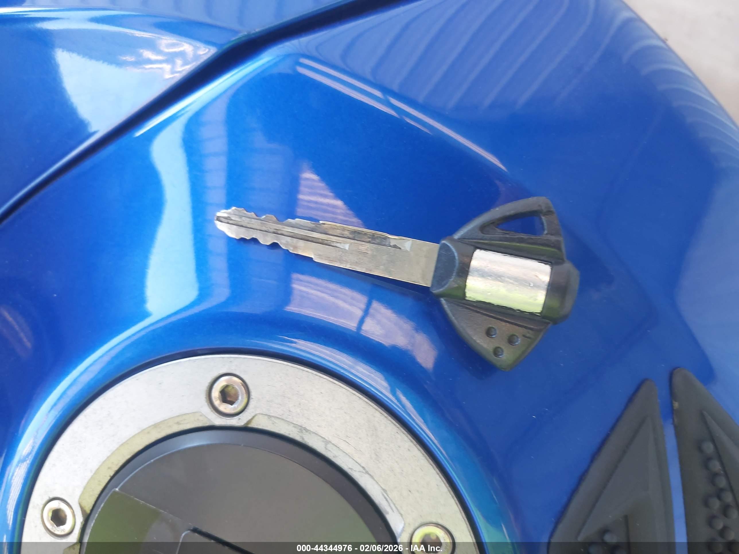 SUZUKI GSX-R600 image 11