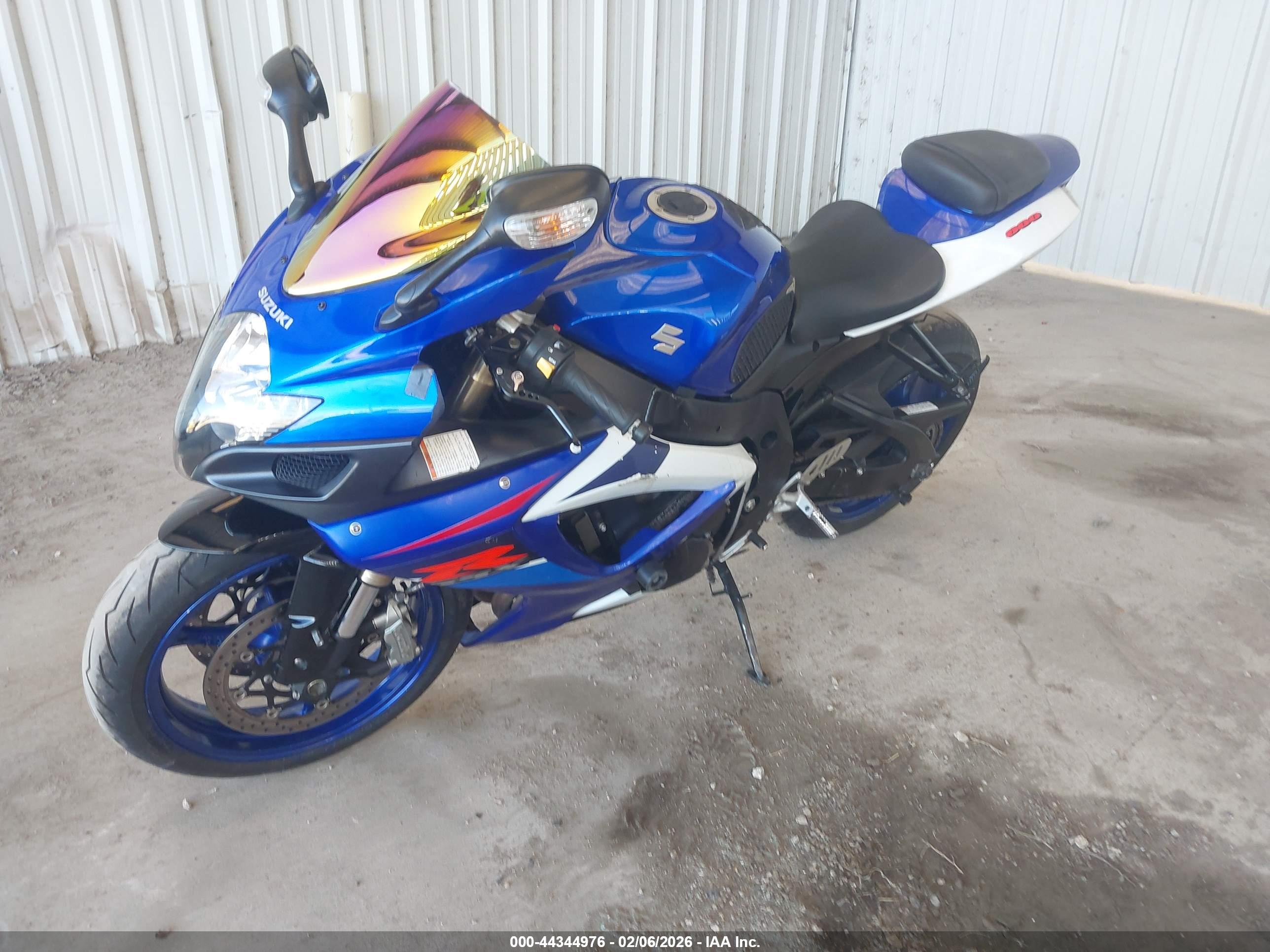 SUZUKI GSX-R600 image 2