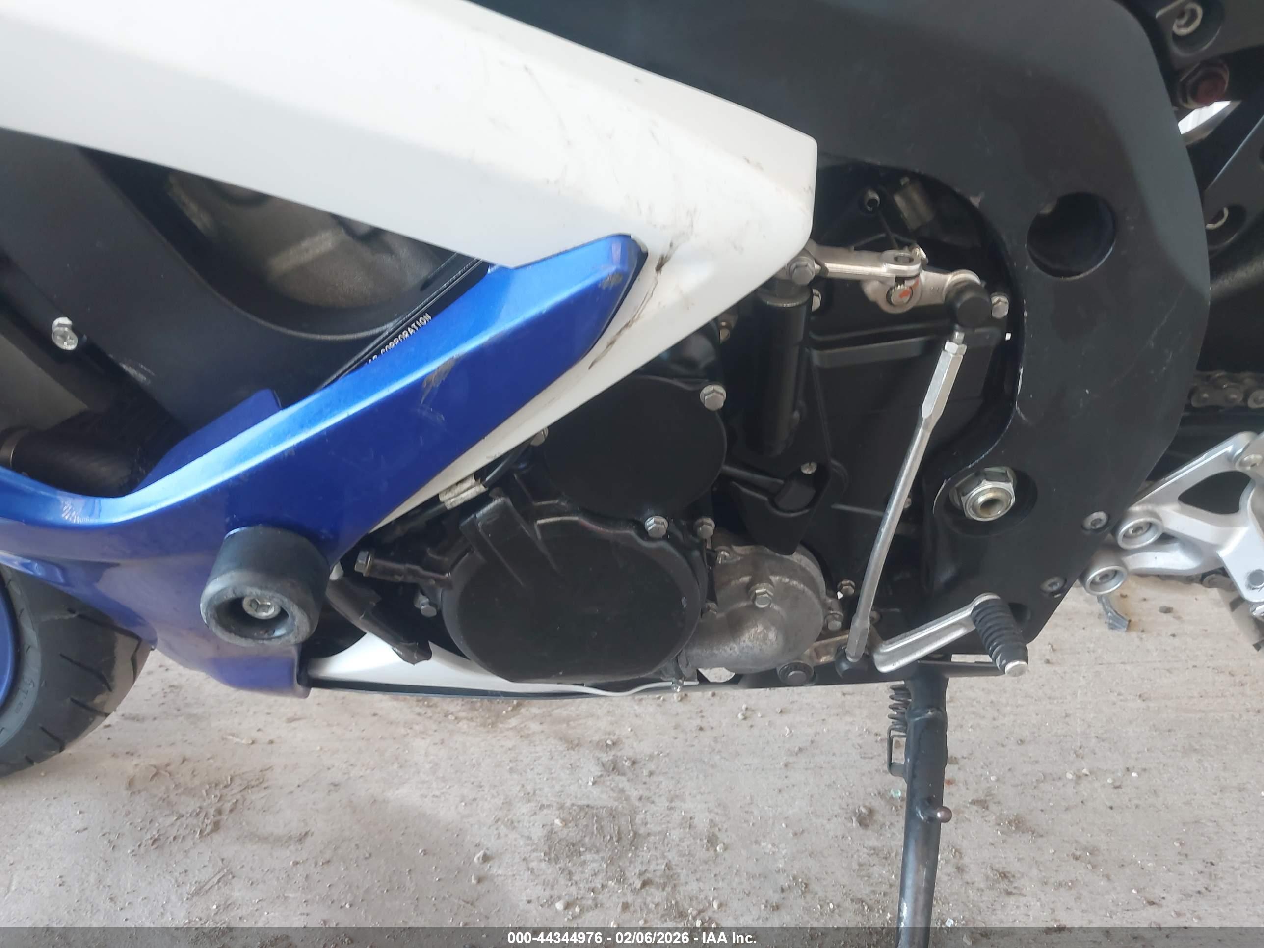 SUZUKI GSX-R600 image 9