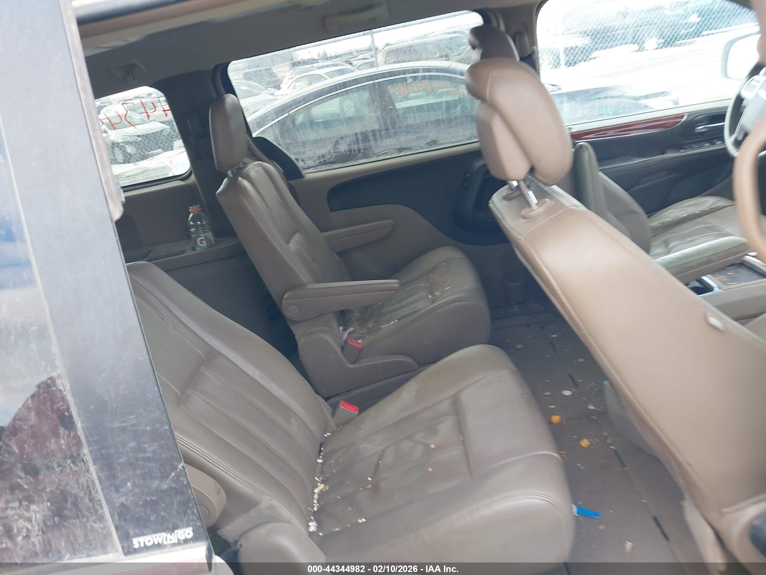 CHRYSLER TOWN image 8