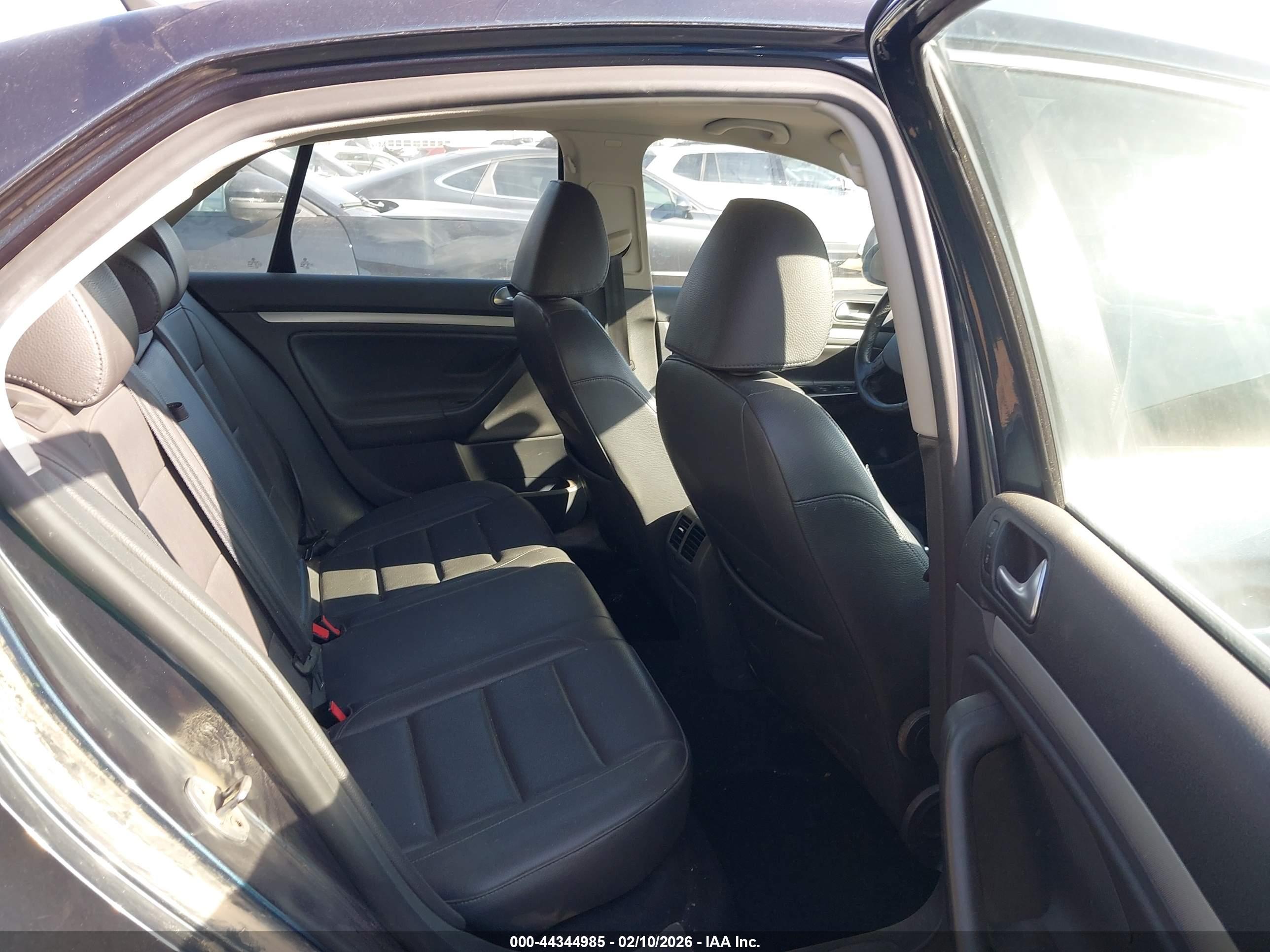 VOLKSWAGEN JETTA image 8