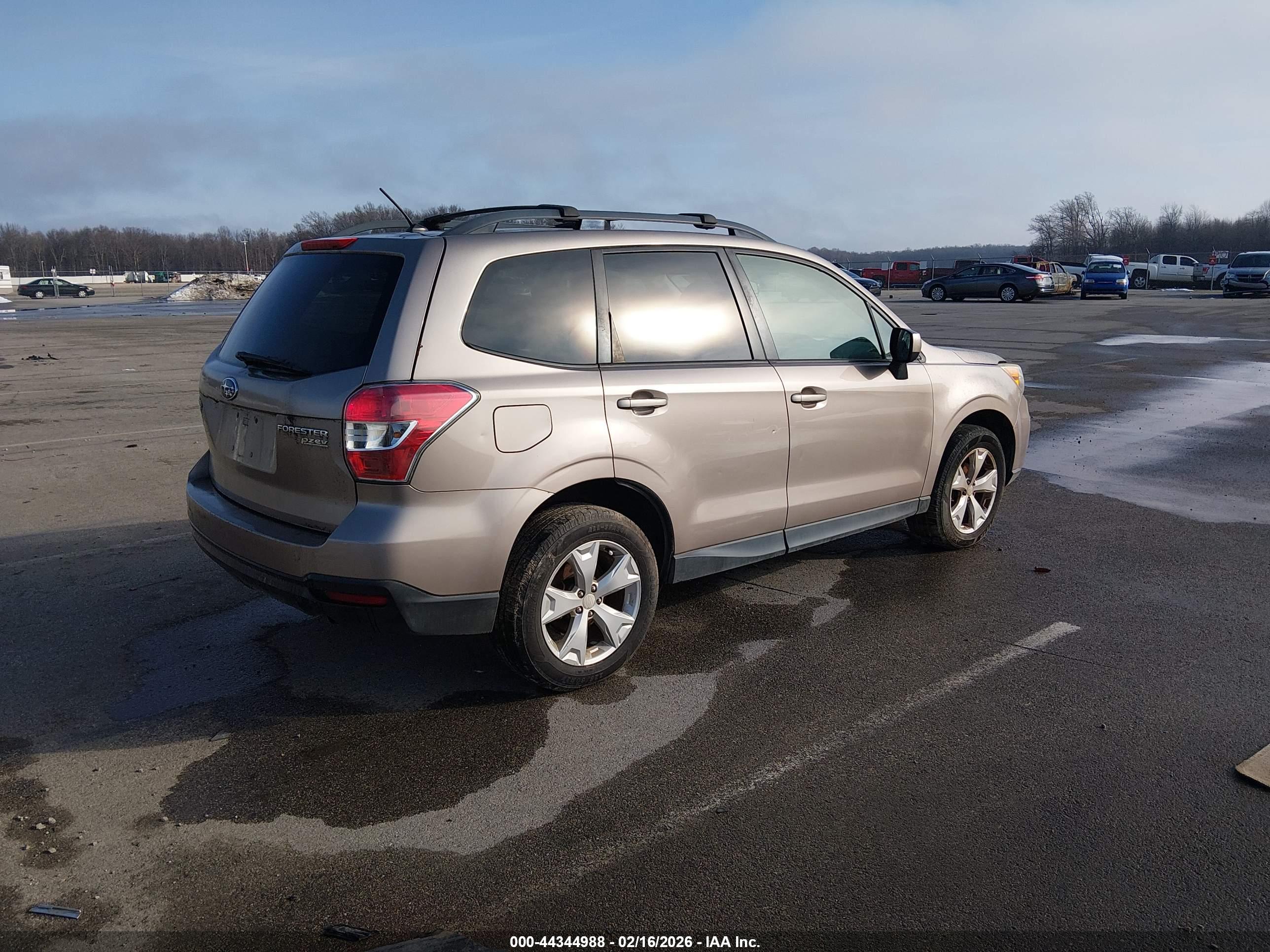 SUBARU FORESTER image 4