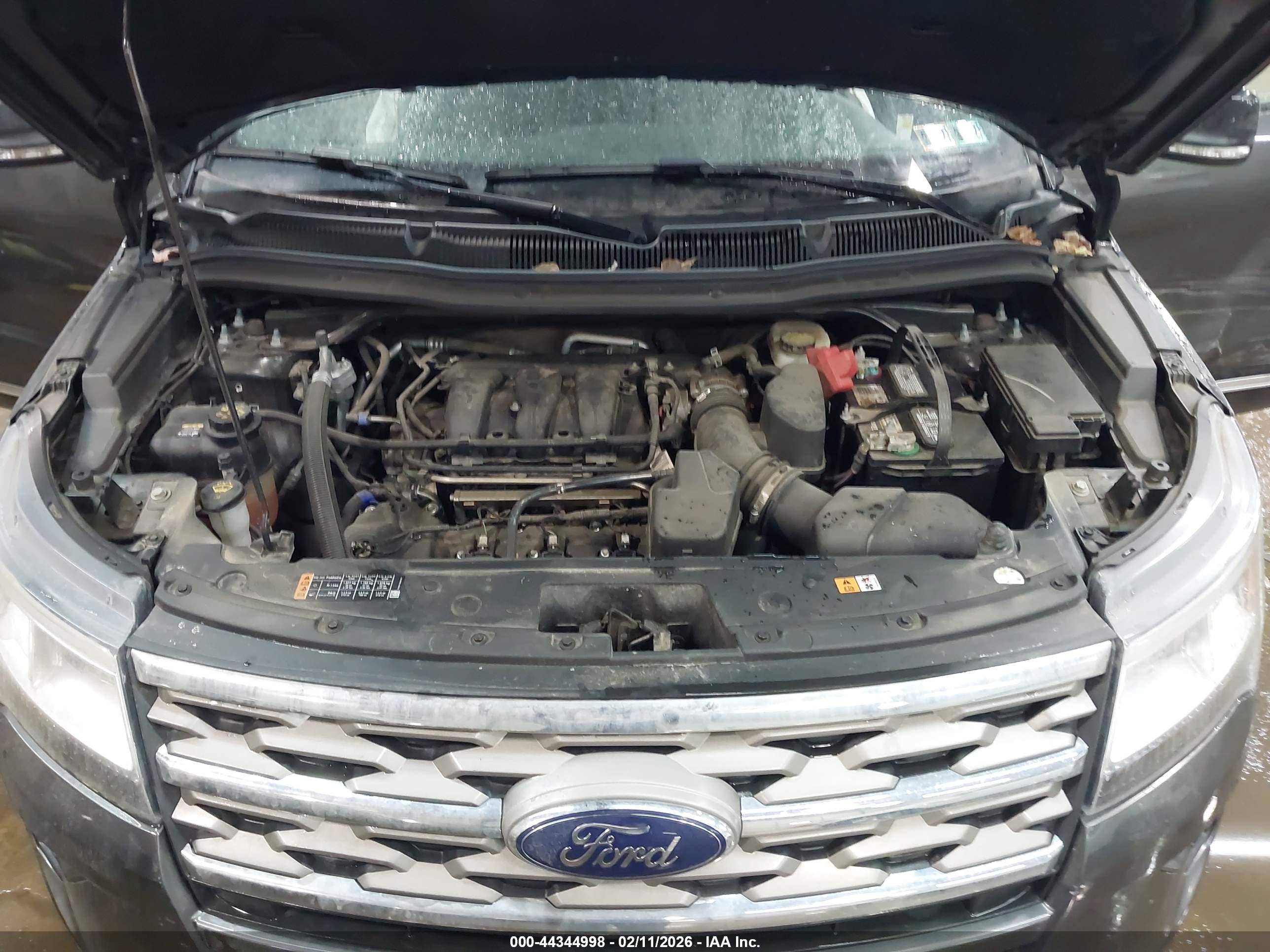FORD EXPLORER image 10