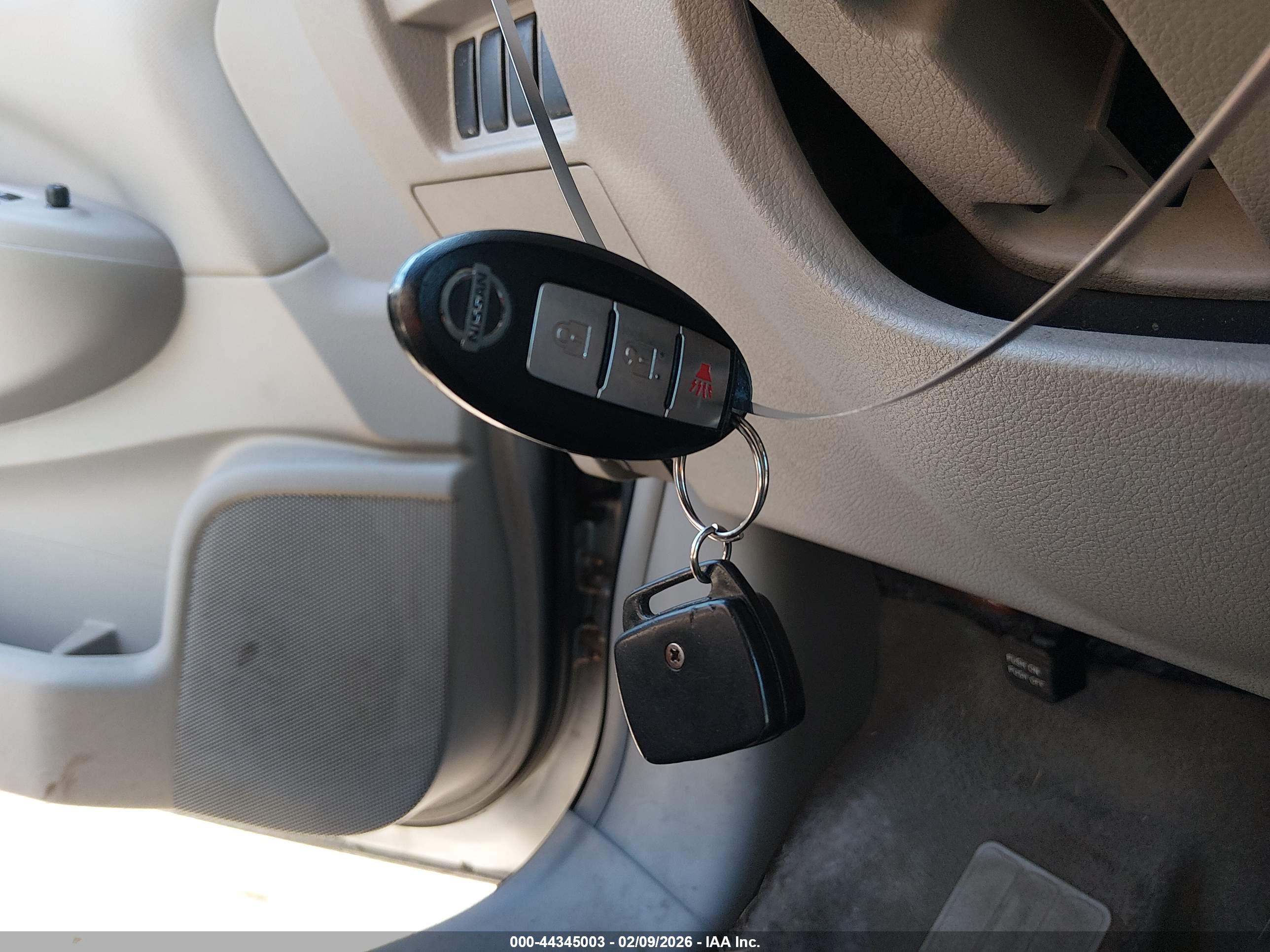 NISSAN QUEST image 11