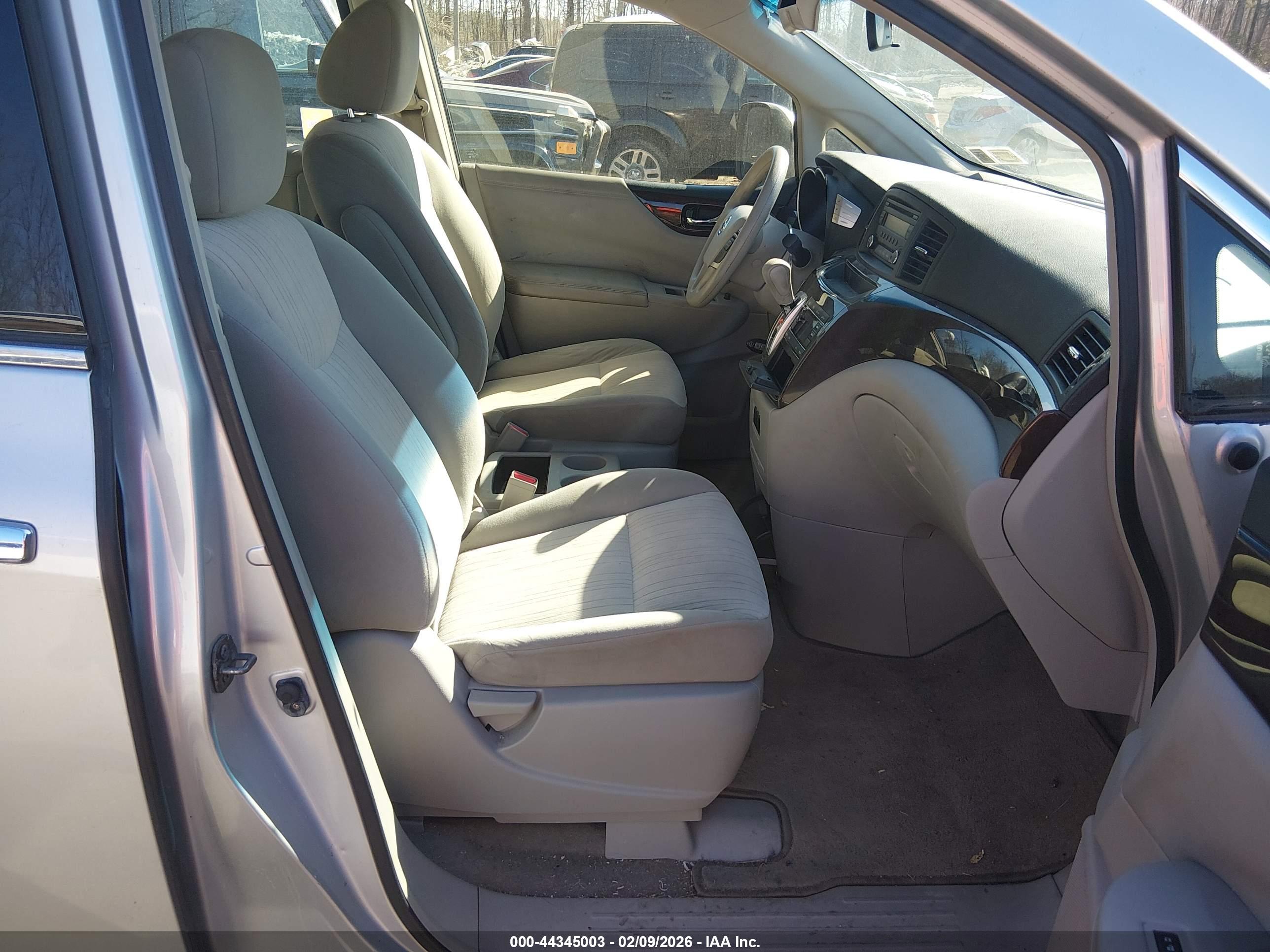 NISSAN QUEST image 5