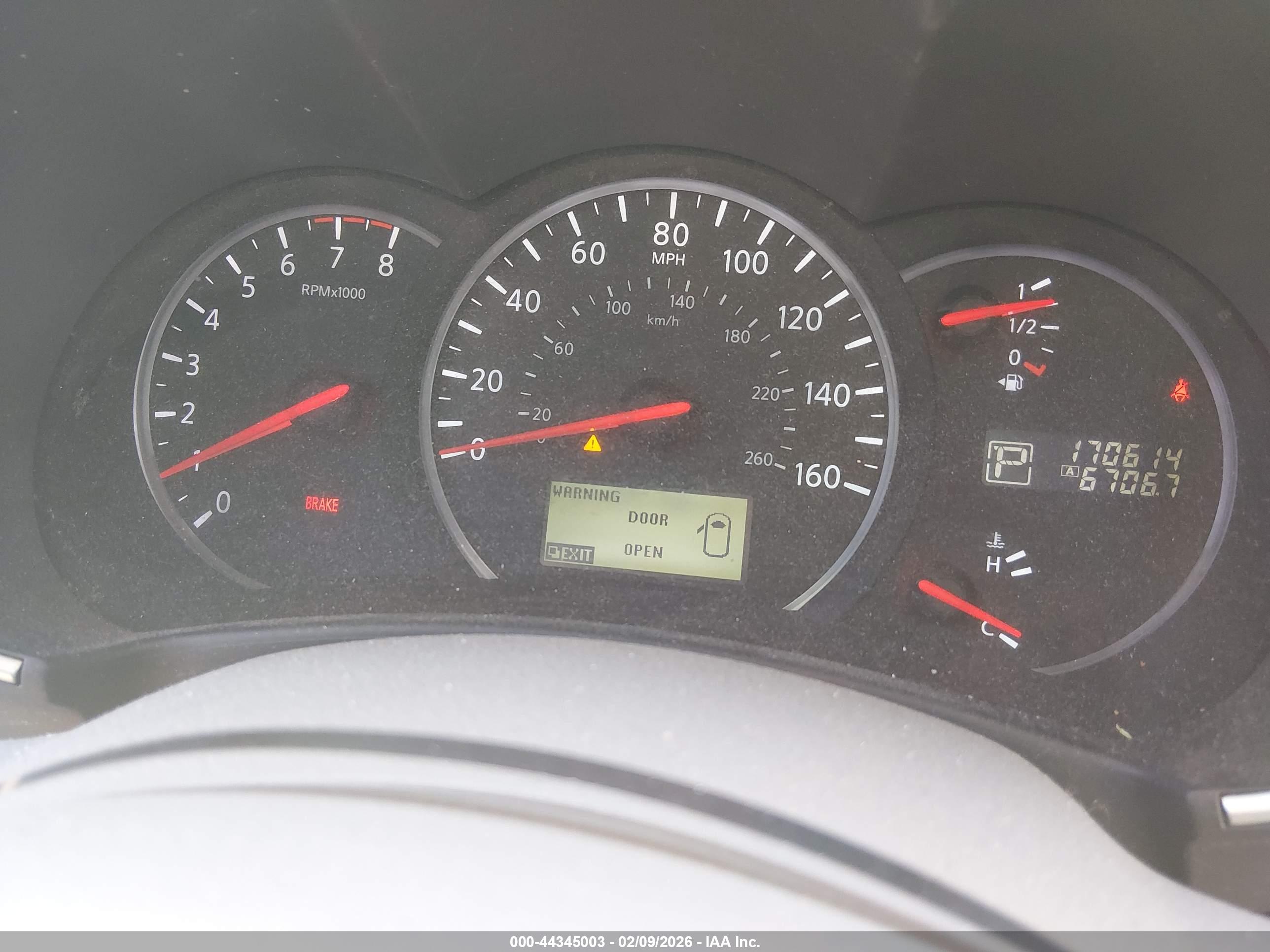 NISSAN QUEST image 7