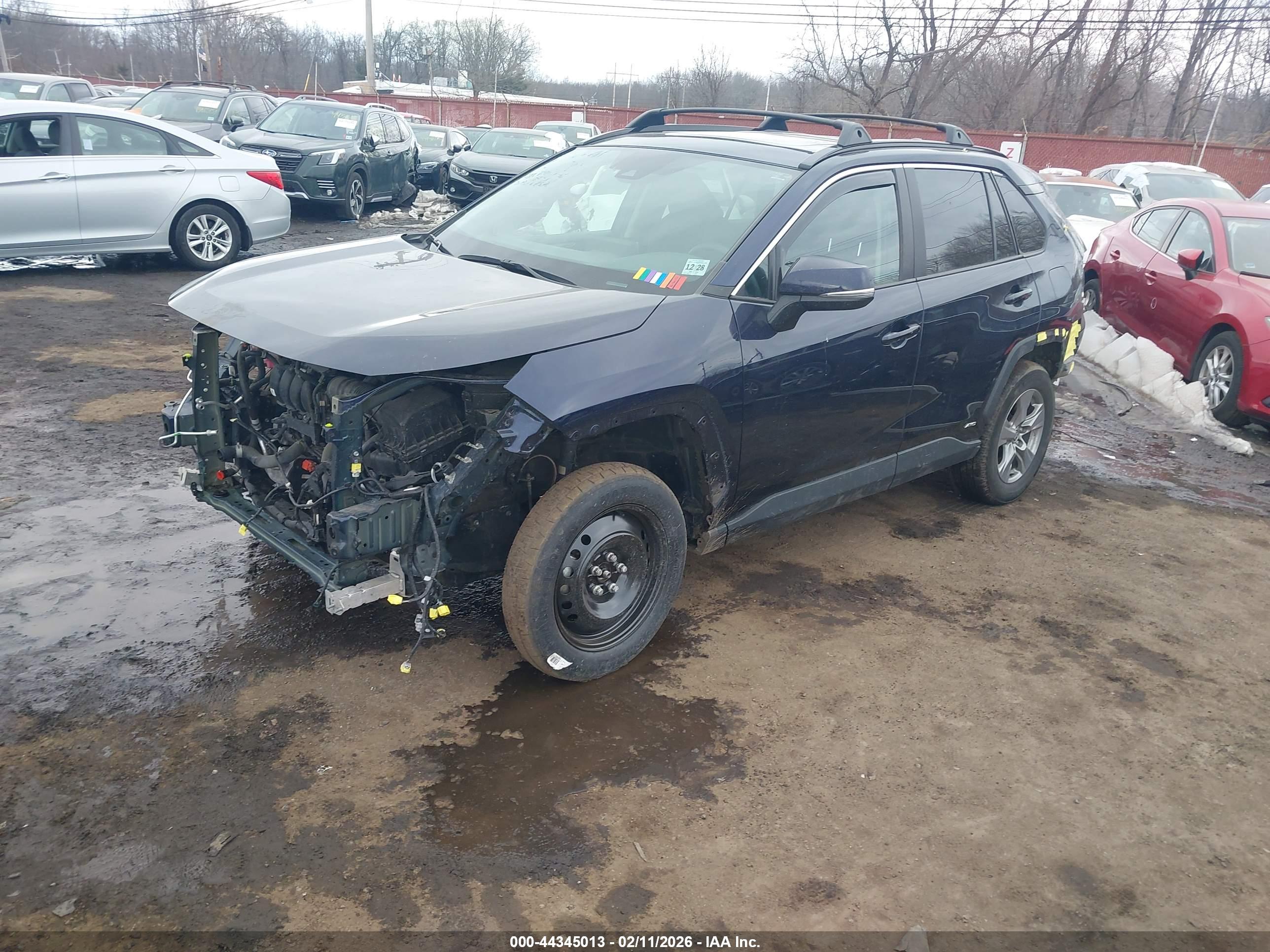 TOYOTA RAV4 image 2