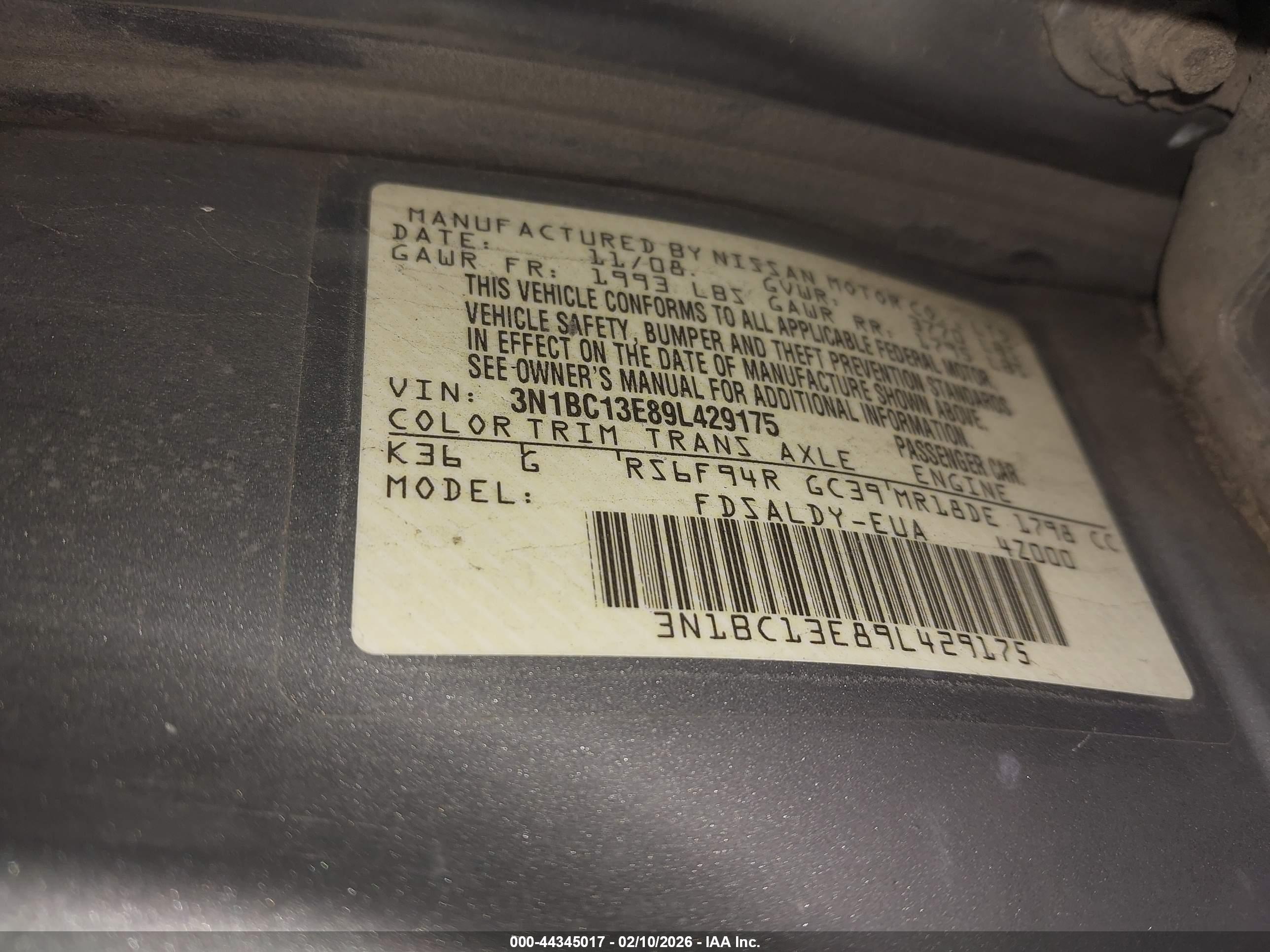 NISSAN VERSA image 9