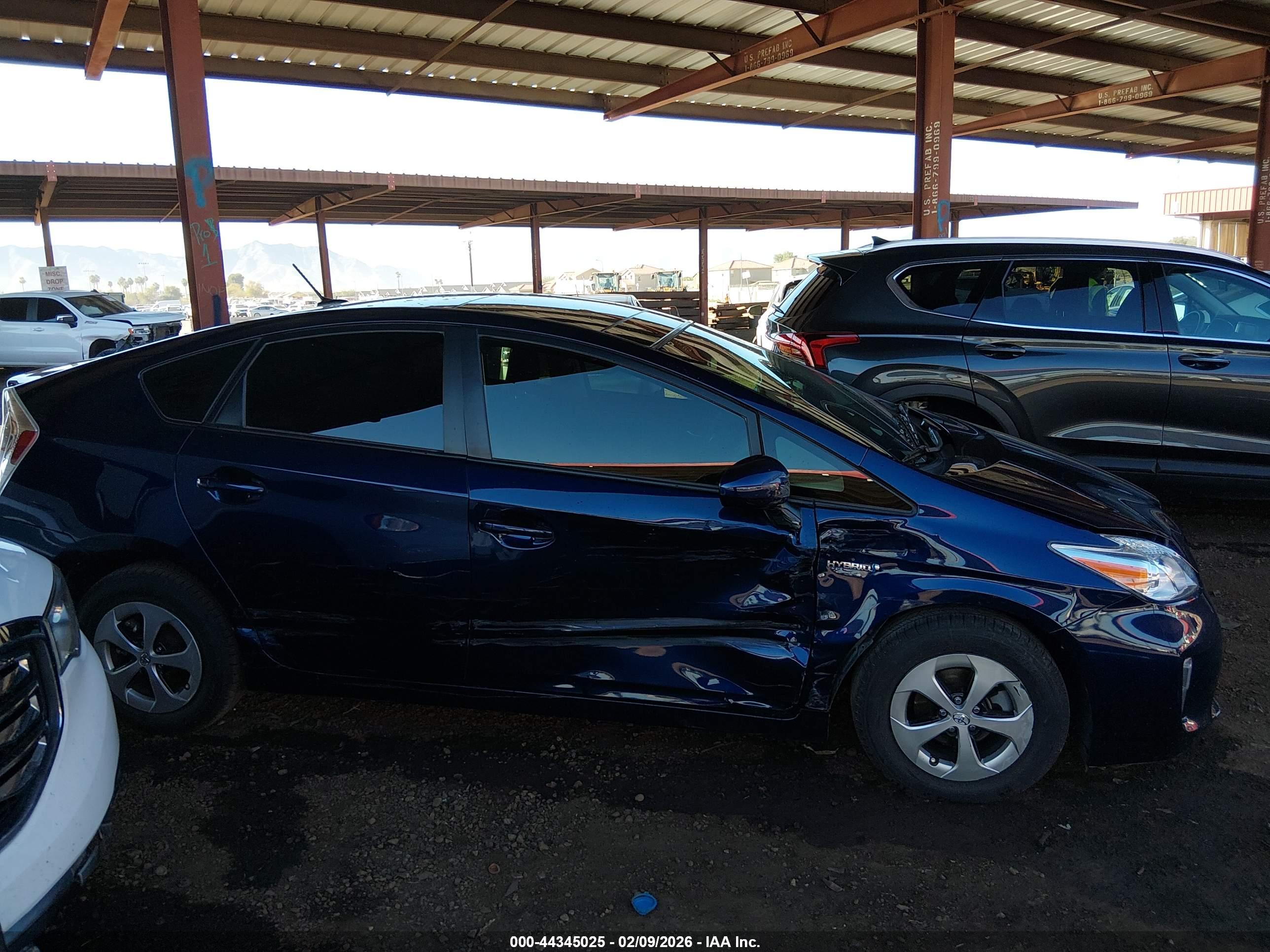TOYOTA PRIUS image 6
