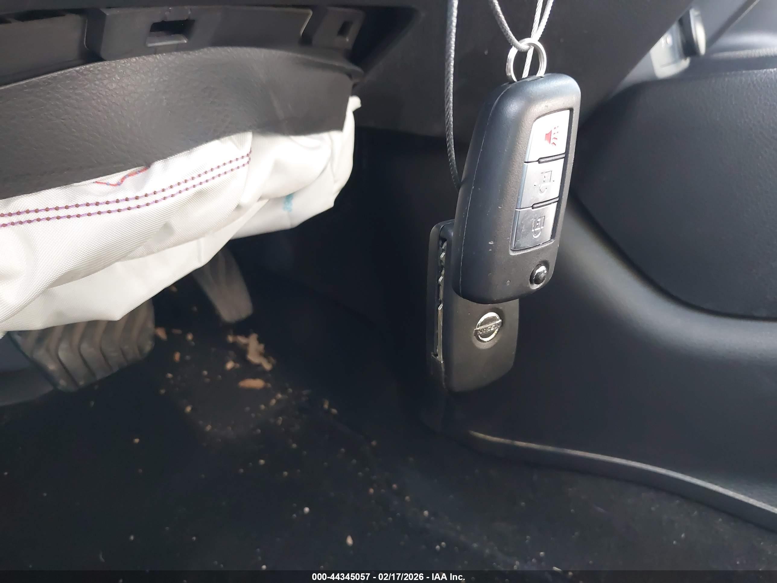 NISSAN ROGUE image 11