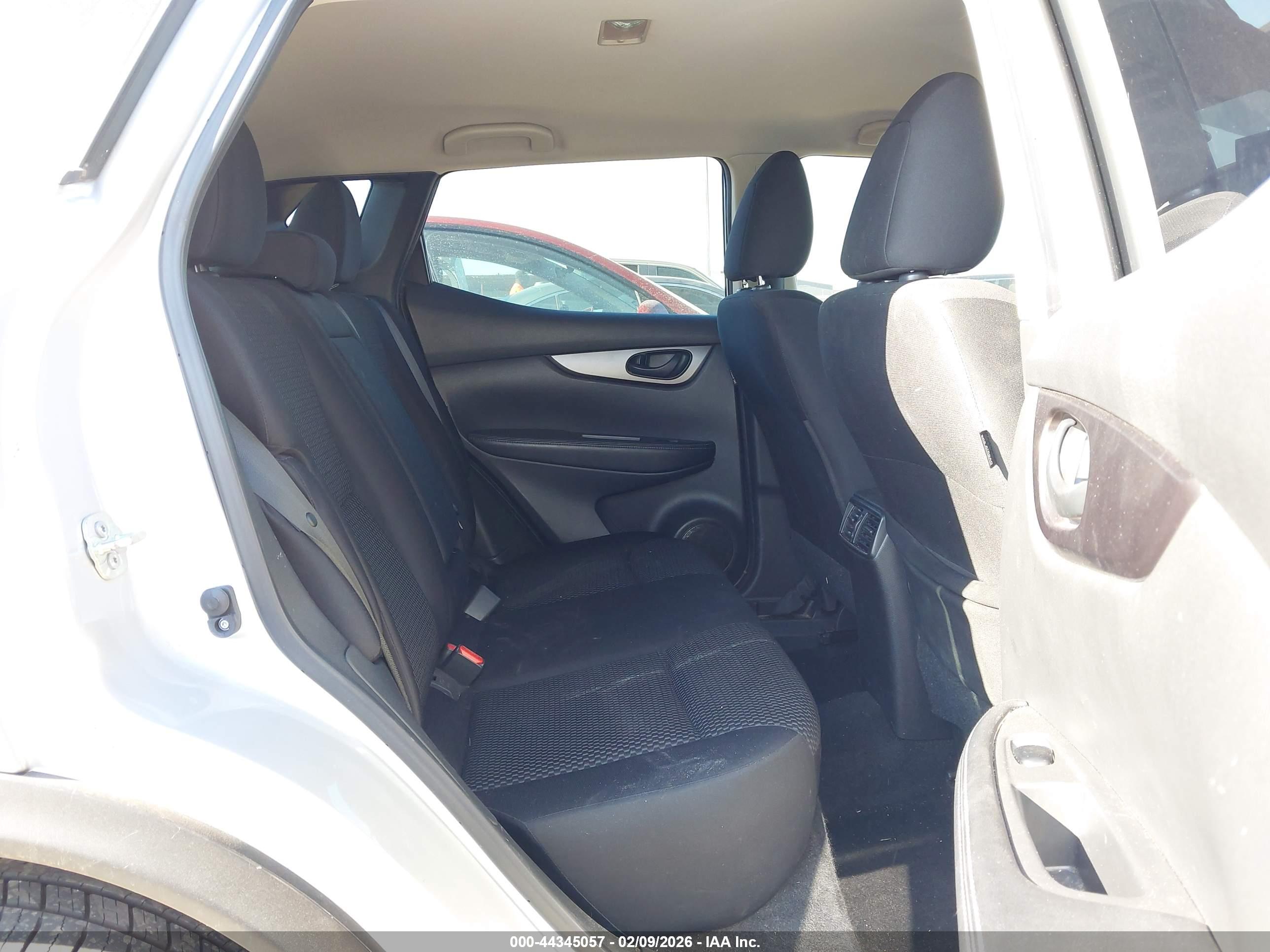 NISSAN ROGUE image 8