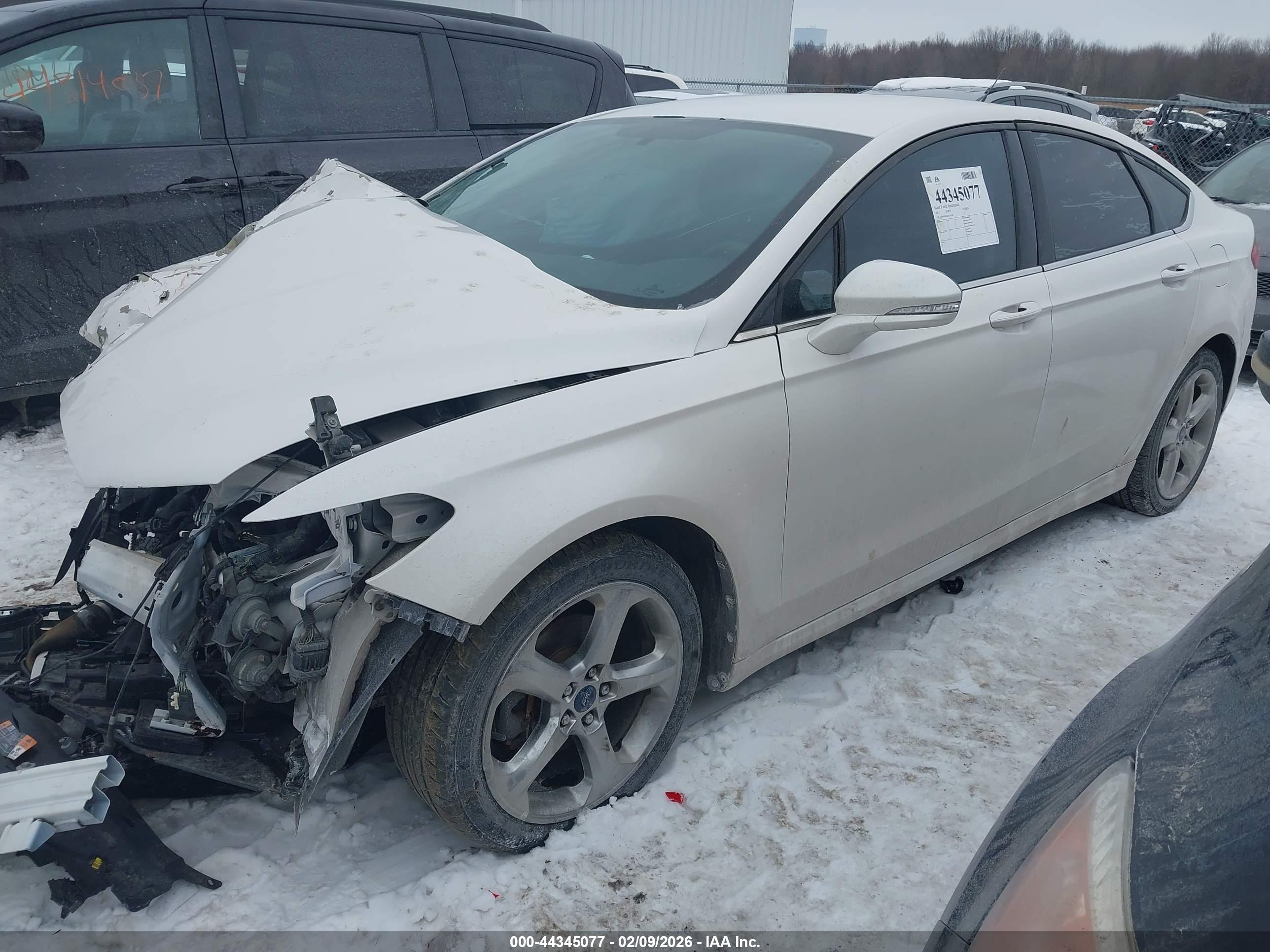 FORD FUSION image 2