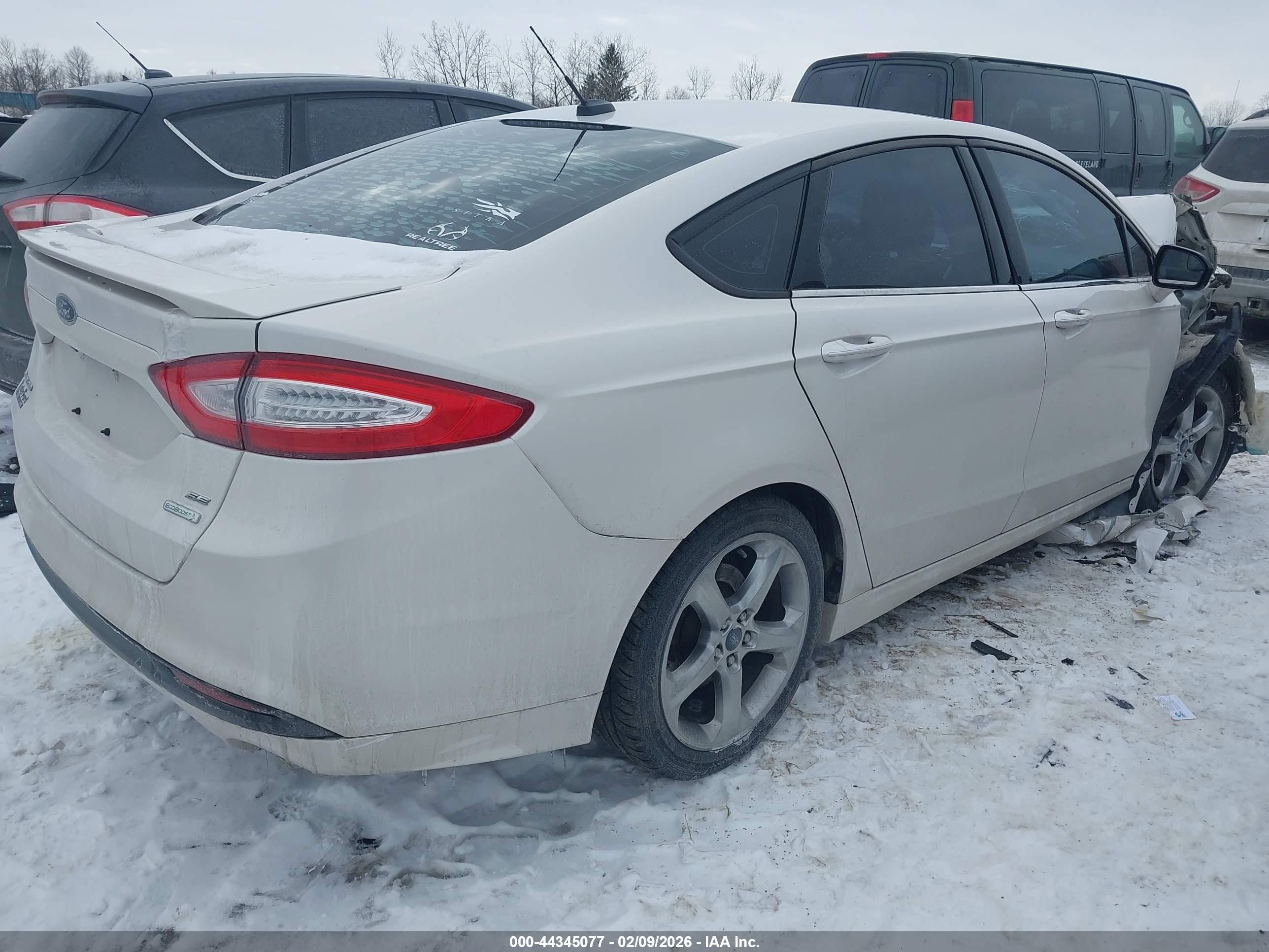FORD FUSION image 4
