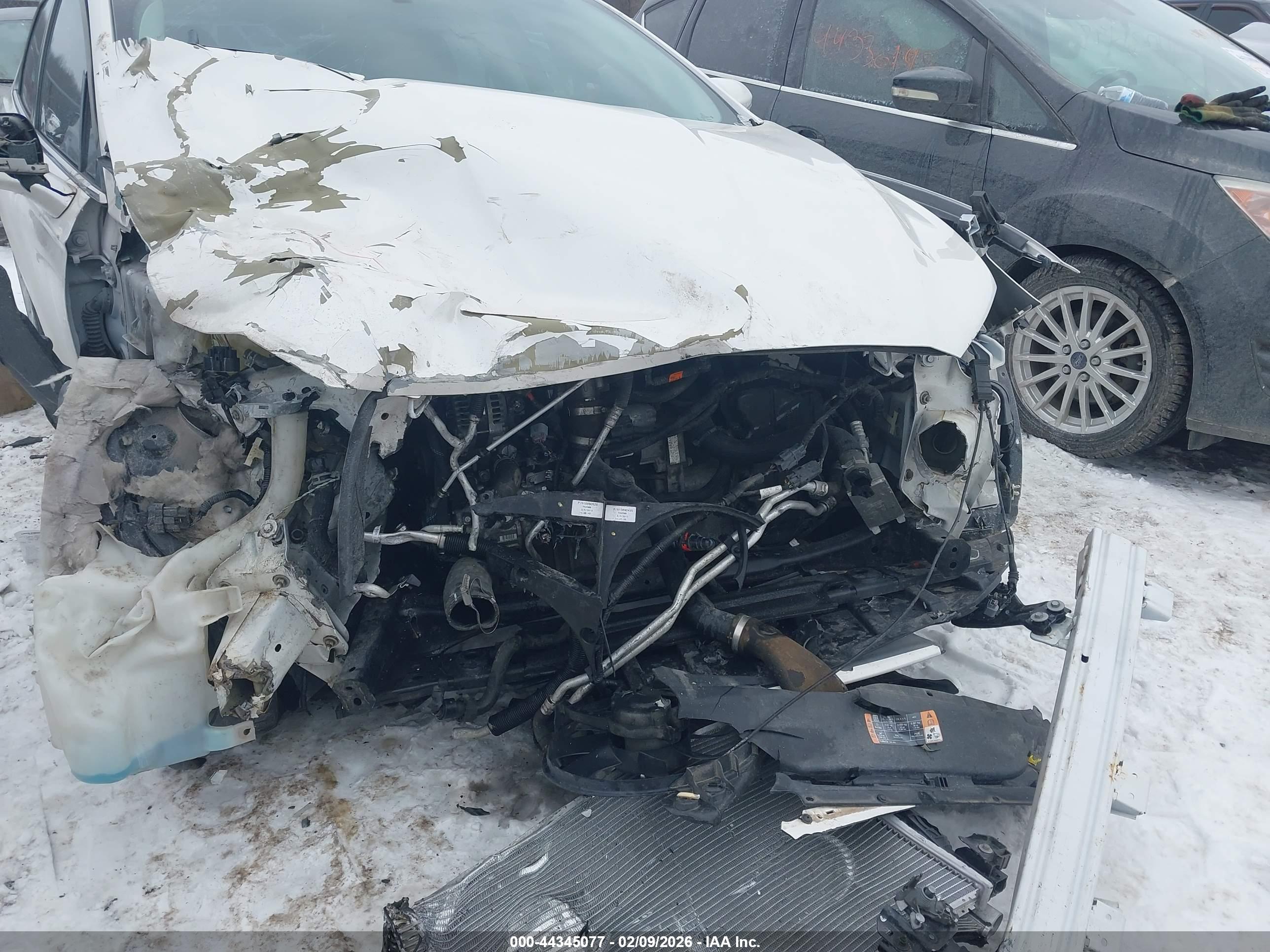 FORD FUSION image 6